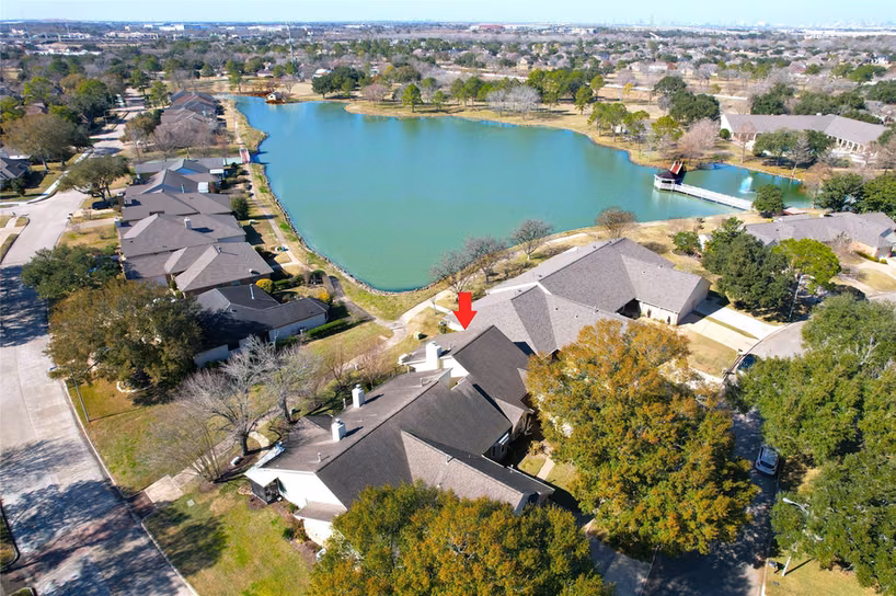 Photo 2 of 3011 Flower Field Lane, Pearland, TX