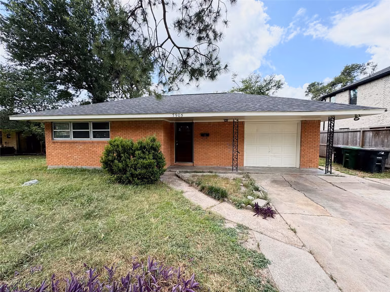 Photo 2 of 7905 Turquoise Lane, Houston, TX