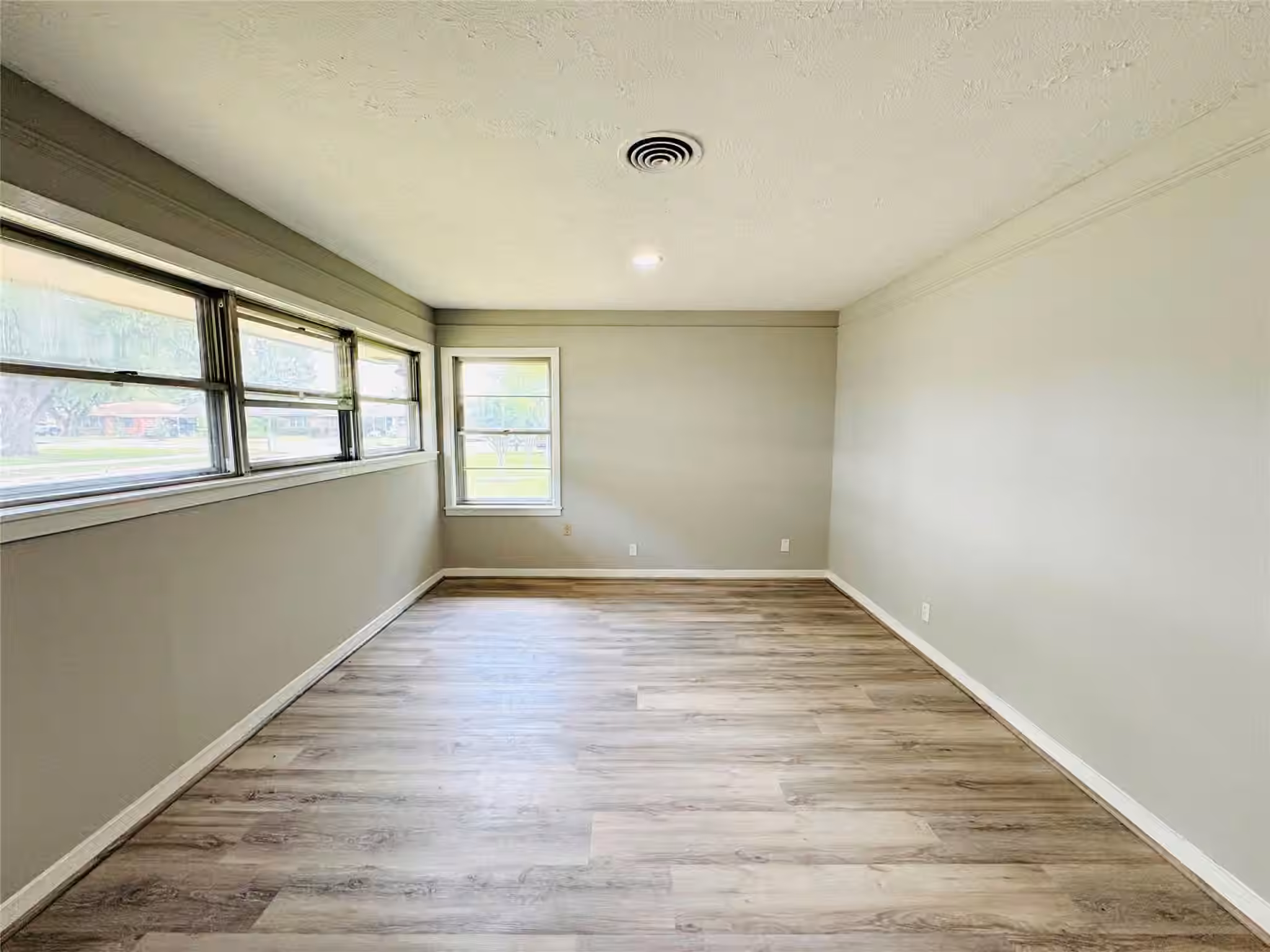Photo 5 of 7905 Turquoise Lane, Houston, TX
