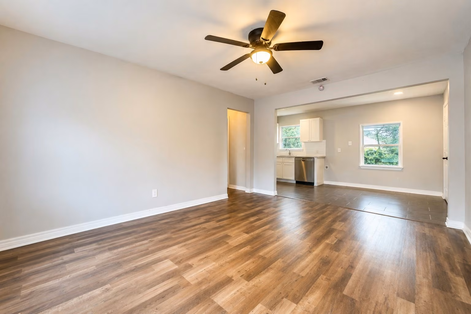 Photo 3 of 442 Glenburnie Drive, Houston, TX