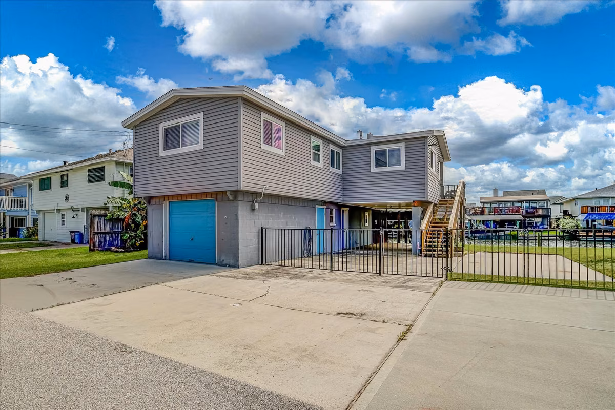 Photo of 400 Ling, Bayou Vista, TX 77563