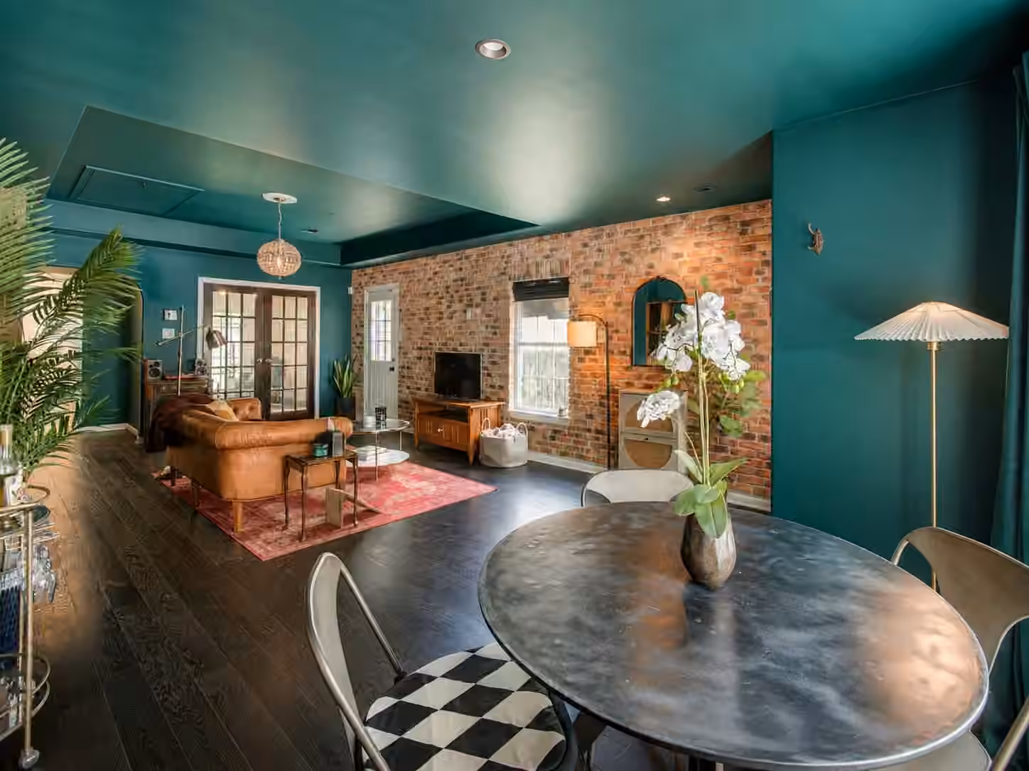 Photo 3 of 8647 Suburban Oaks Road, Houston, TX