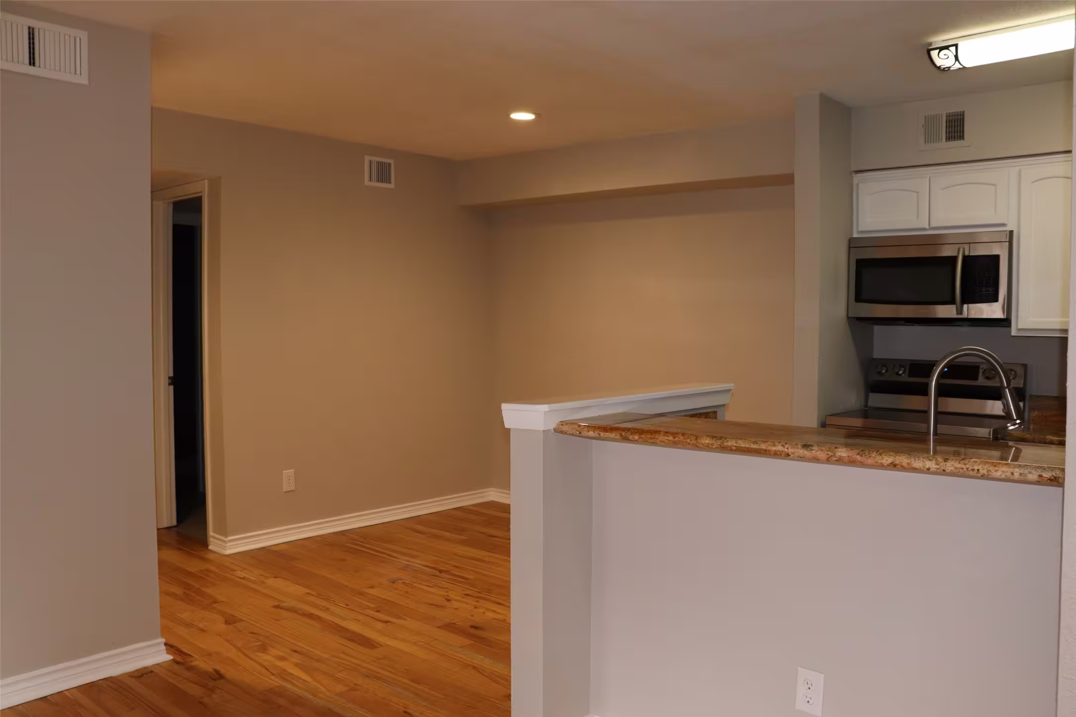 Photo 5 of 1818 Augusta Drive 8, Houston, TX