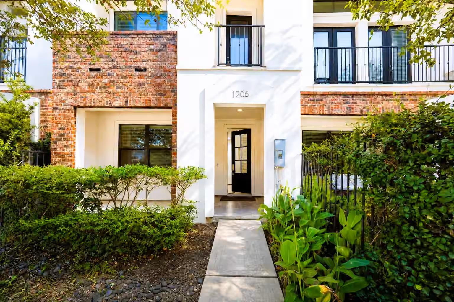 Photo of 1206 W Dallas Street, Houston, TX 77019