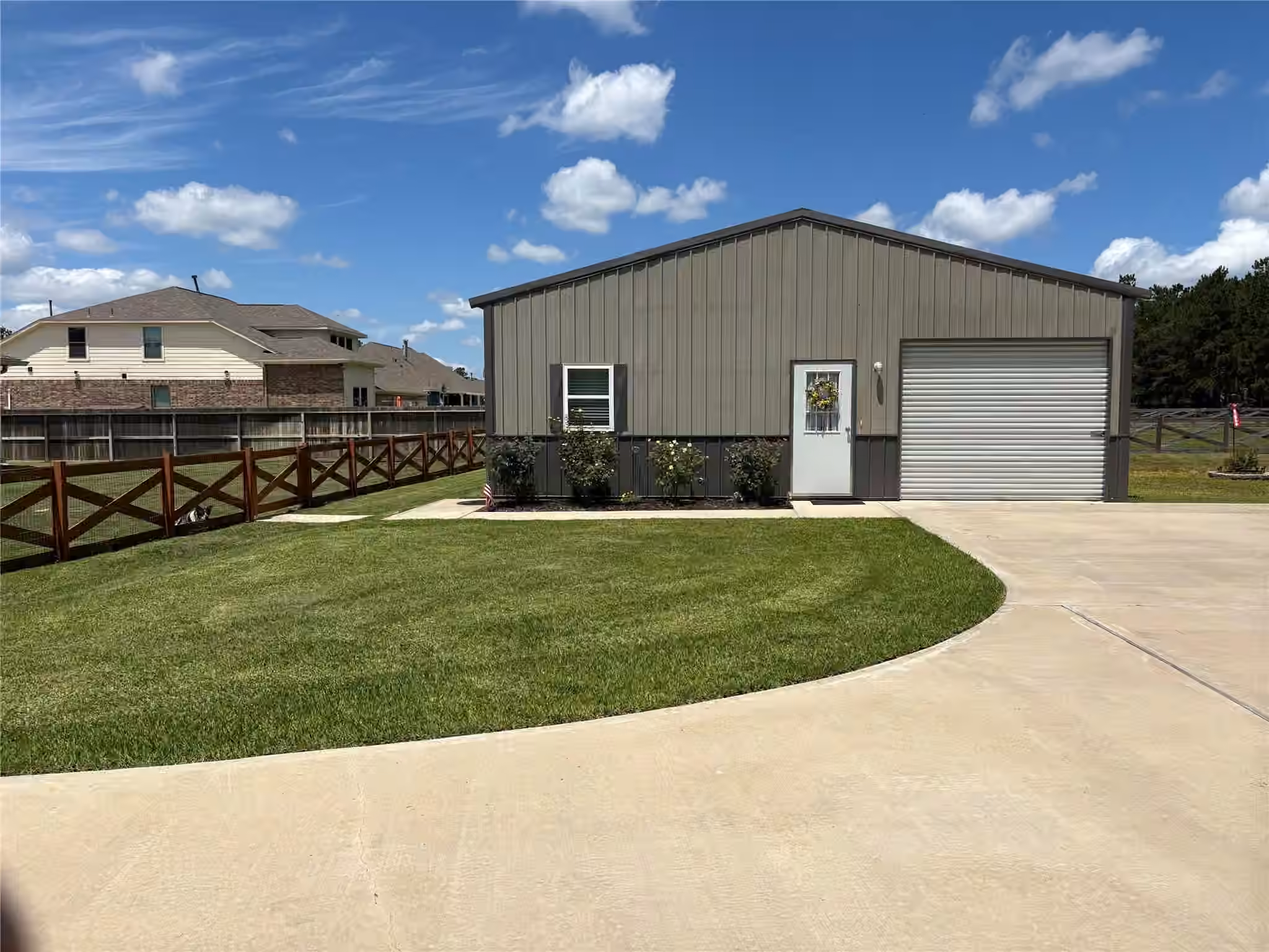 Photo 3 of 16645 Crosby Street, Conroe, TX
