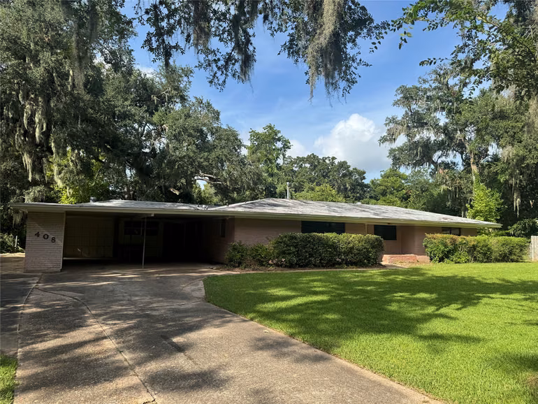 Photo of 408 Oak Drive, Lake Jackson, TX 77566