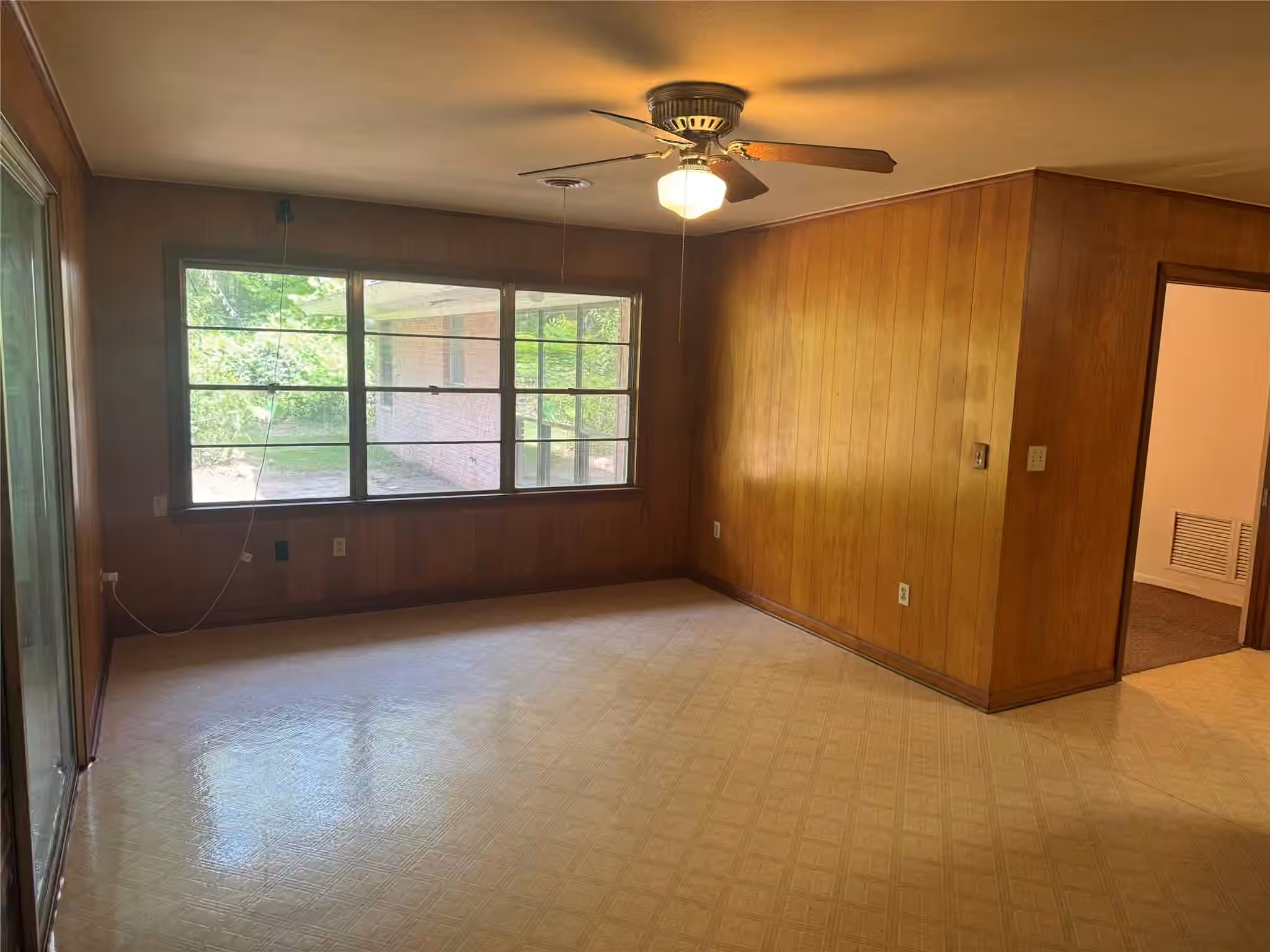 Photo 3 of 408 Oak Drive, Lake Jackson, TX