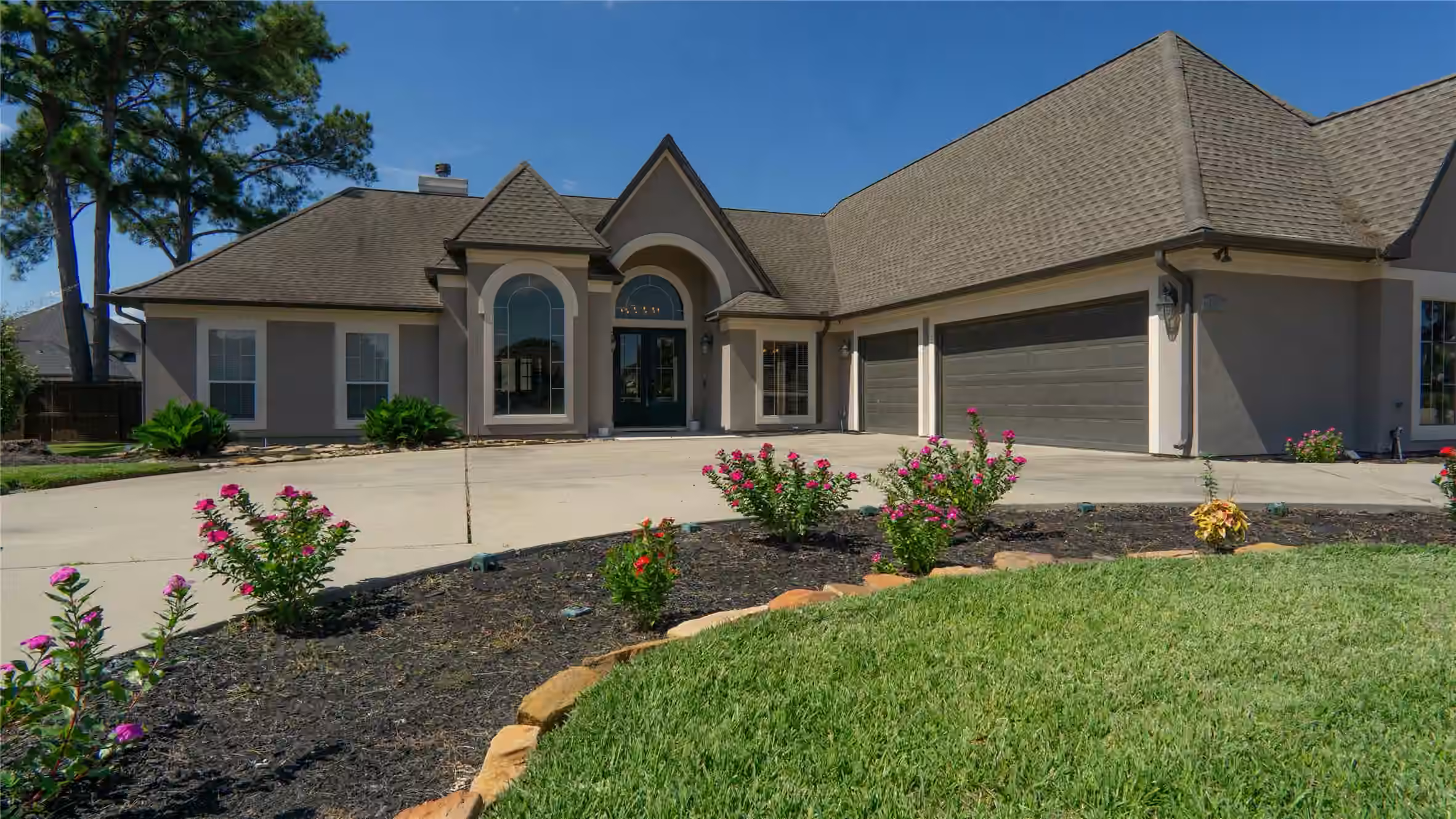 Photo of 14 Darien Ct, Montgomery, TX 77356