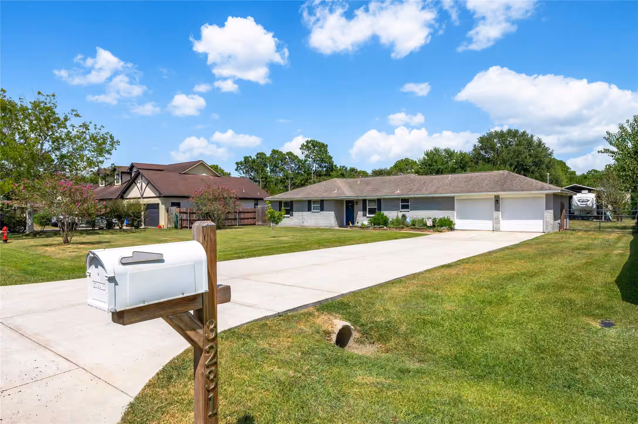 Photo of 3231 W Meadow Lane, Dickinson, TX 77539
