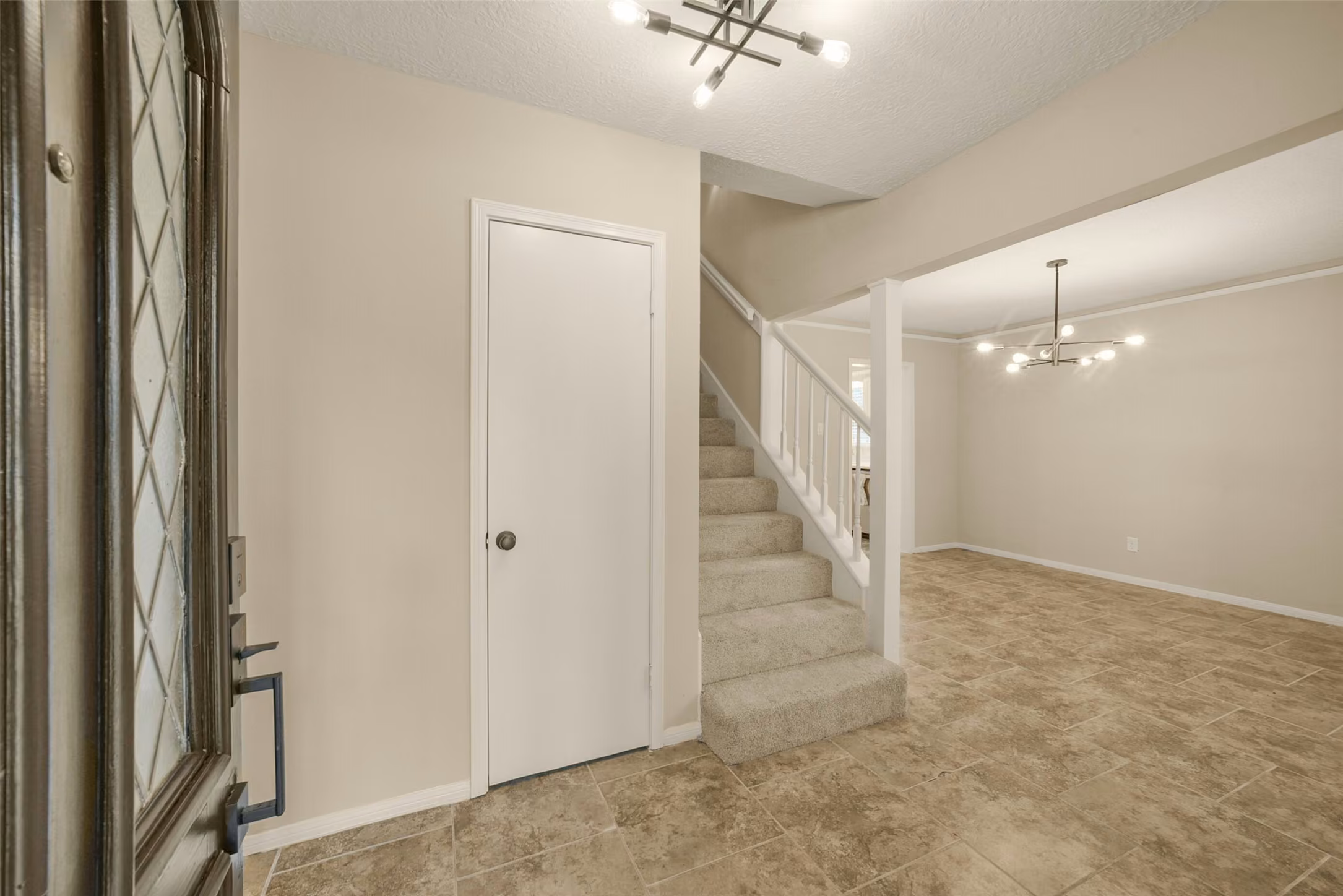 Photo 4 of 7911 Friars Court Lane, Spring, TX