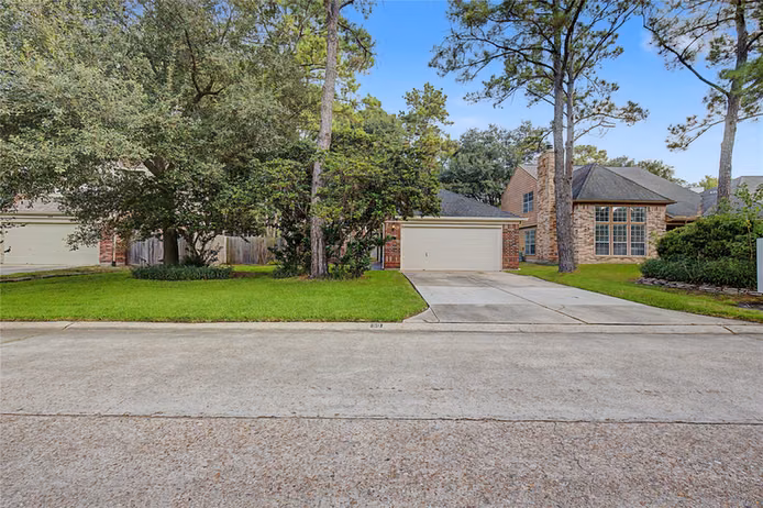 Photo 2 of 59 Laughing Brook Court, The Woodlands, TX