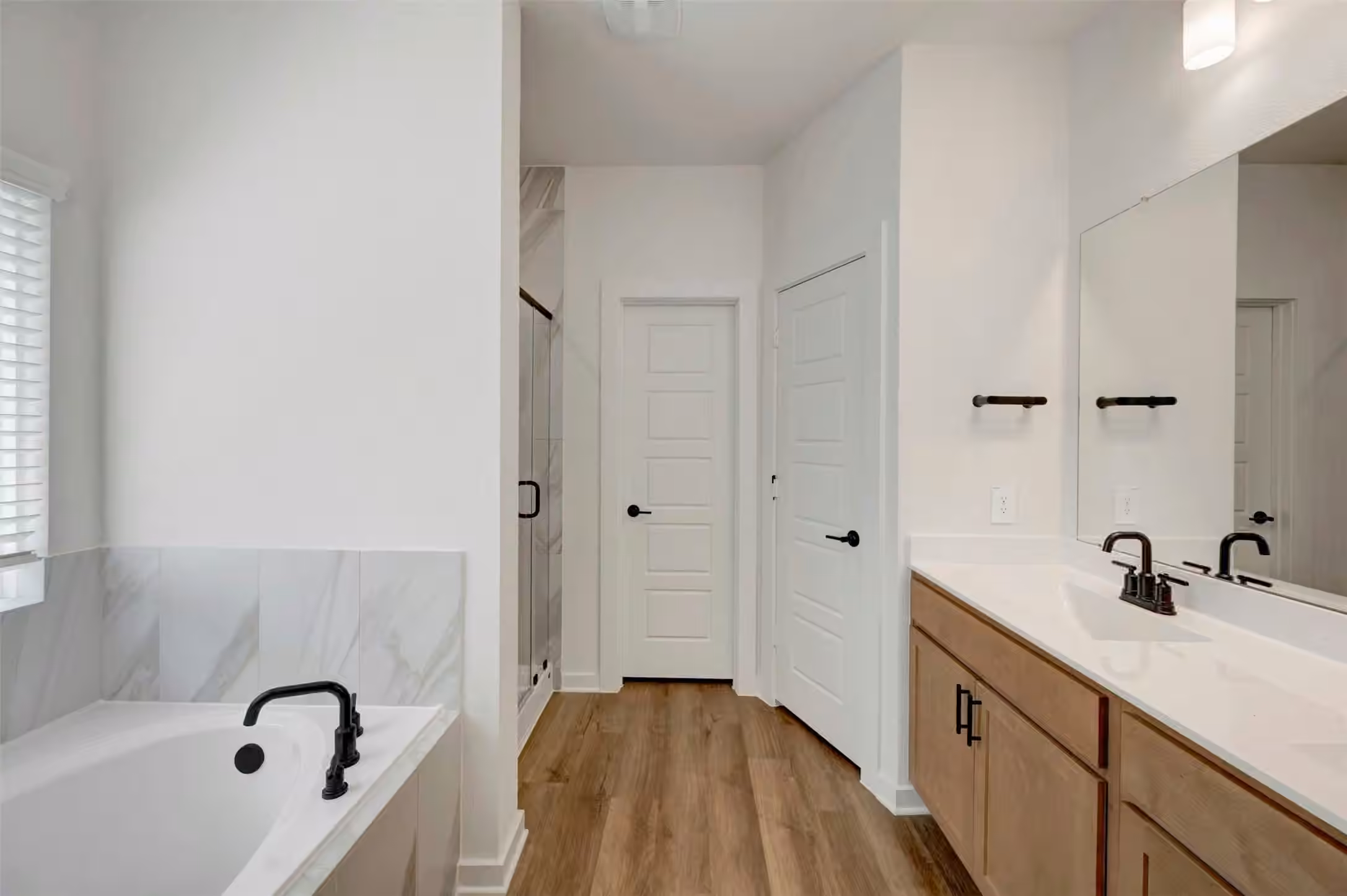 Photo 5 of 20606 Draper Road, Tomball, TX