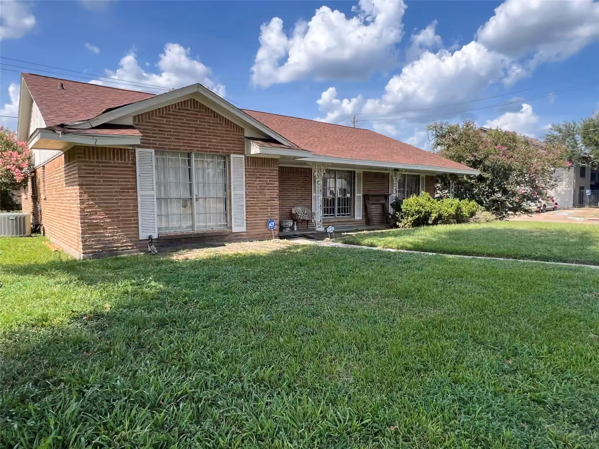 Photo of 2203 Droxford Drive, Houston, TX