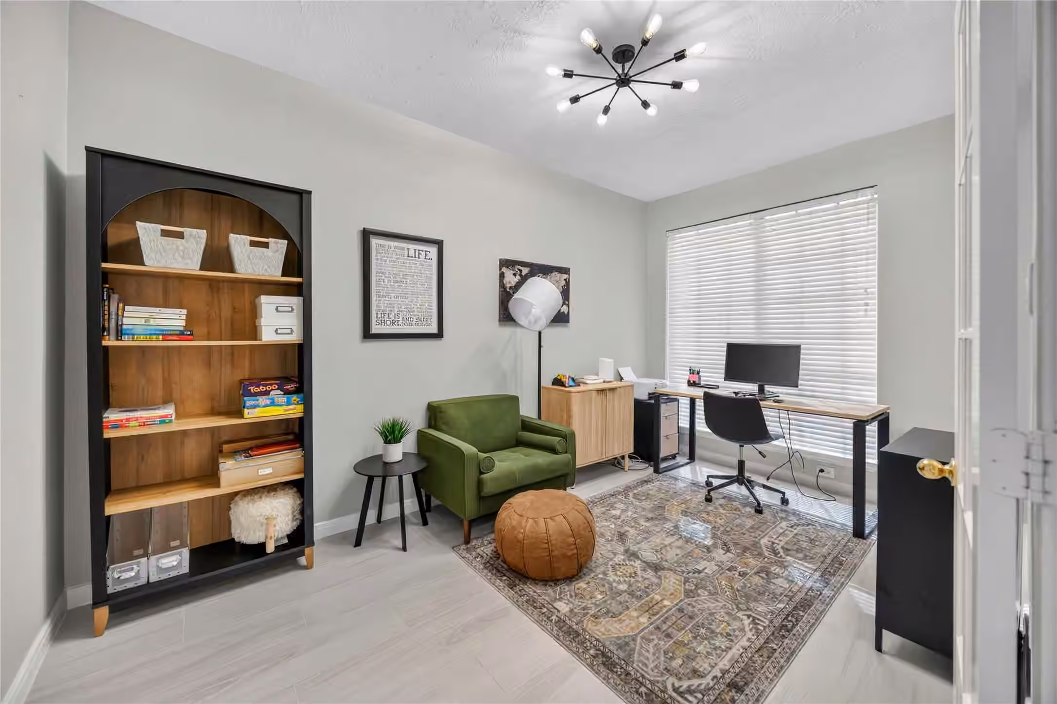 Photo 4 of 5504 Park Thicket Lane, Rosharon, TX