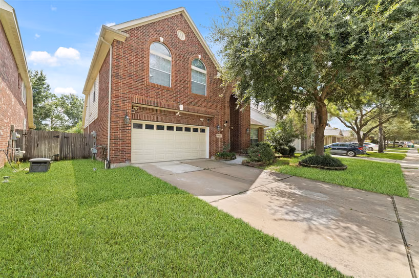 Photo 3 of 9722 Eagle Peak Court, Katy, TX