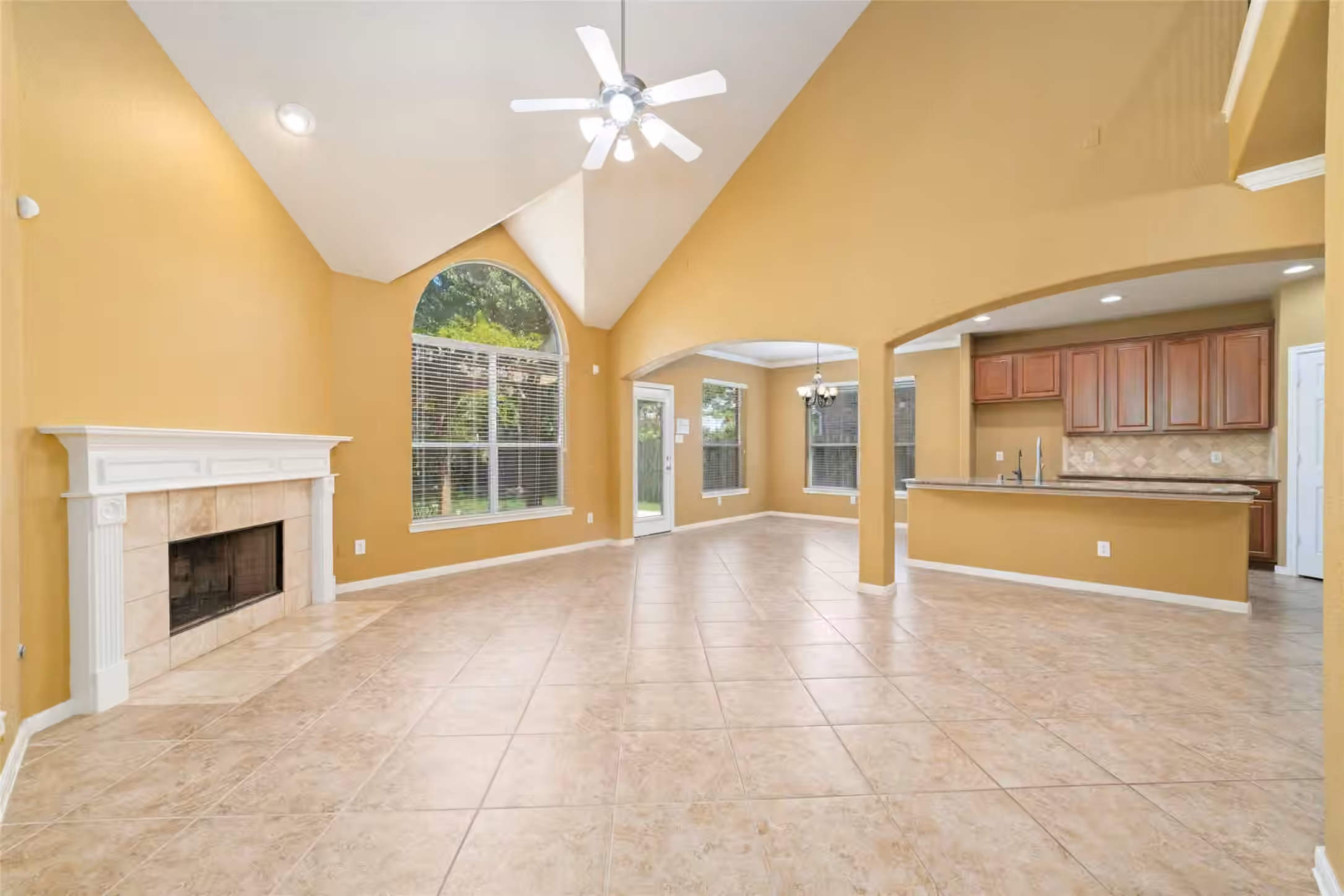 Photo 7 of 9722 Eagle Peak Court, Katy, TX