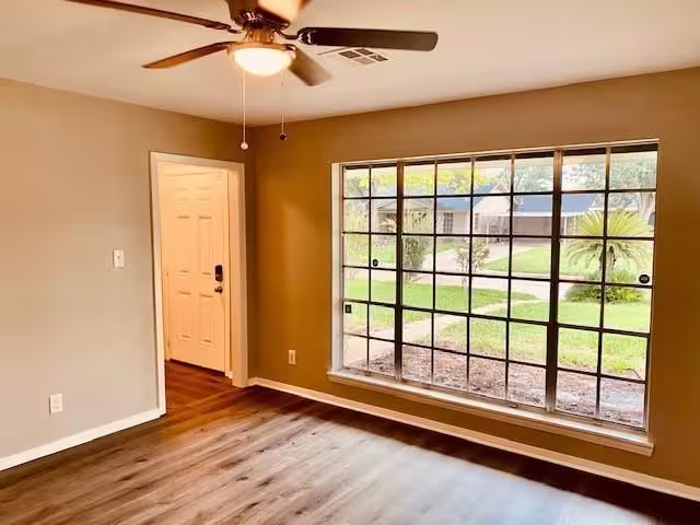 Photo 4 of 3919 Hickok Lane, Houston, TX