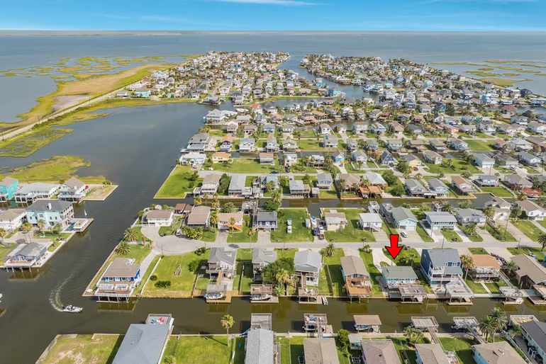 Photo 6 of 16619 Bermuda Way, Jamaica Beach, TX