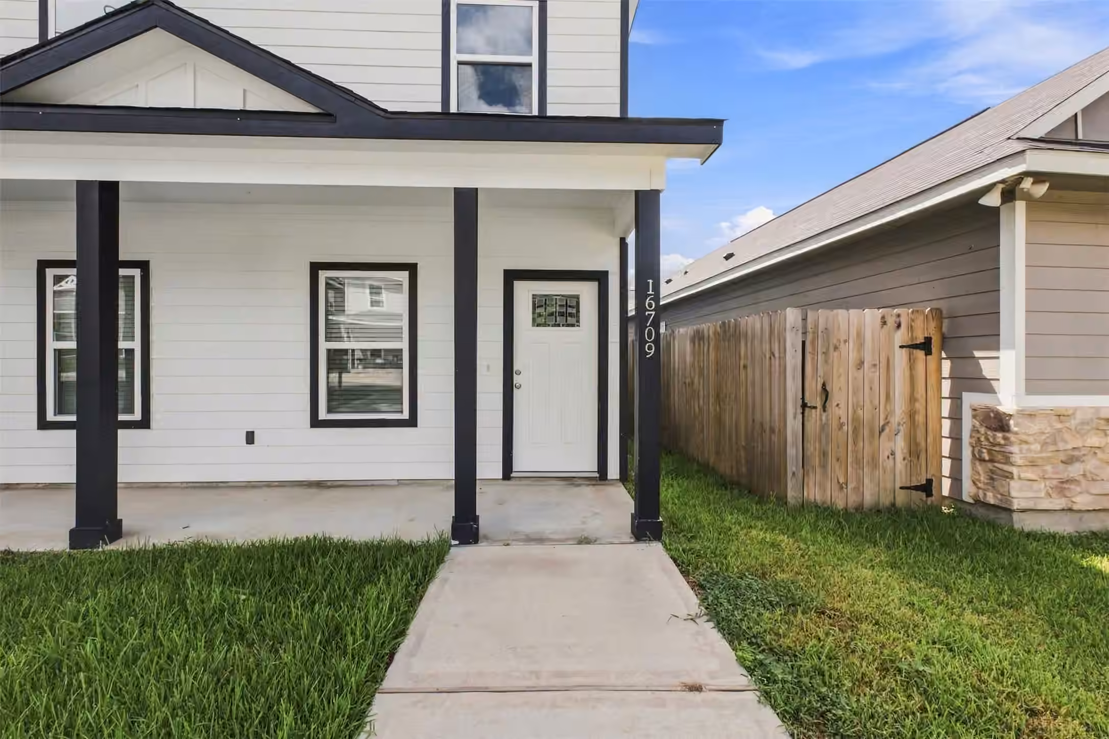 Photo 2 of 16709 Meadowcroft, Montgomery, TX
