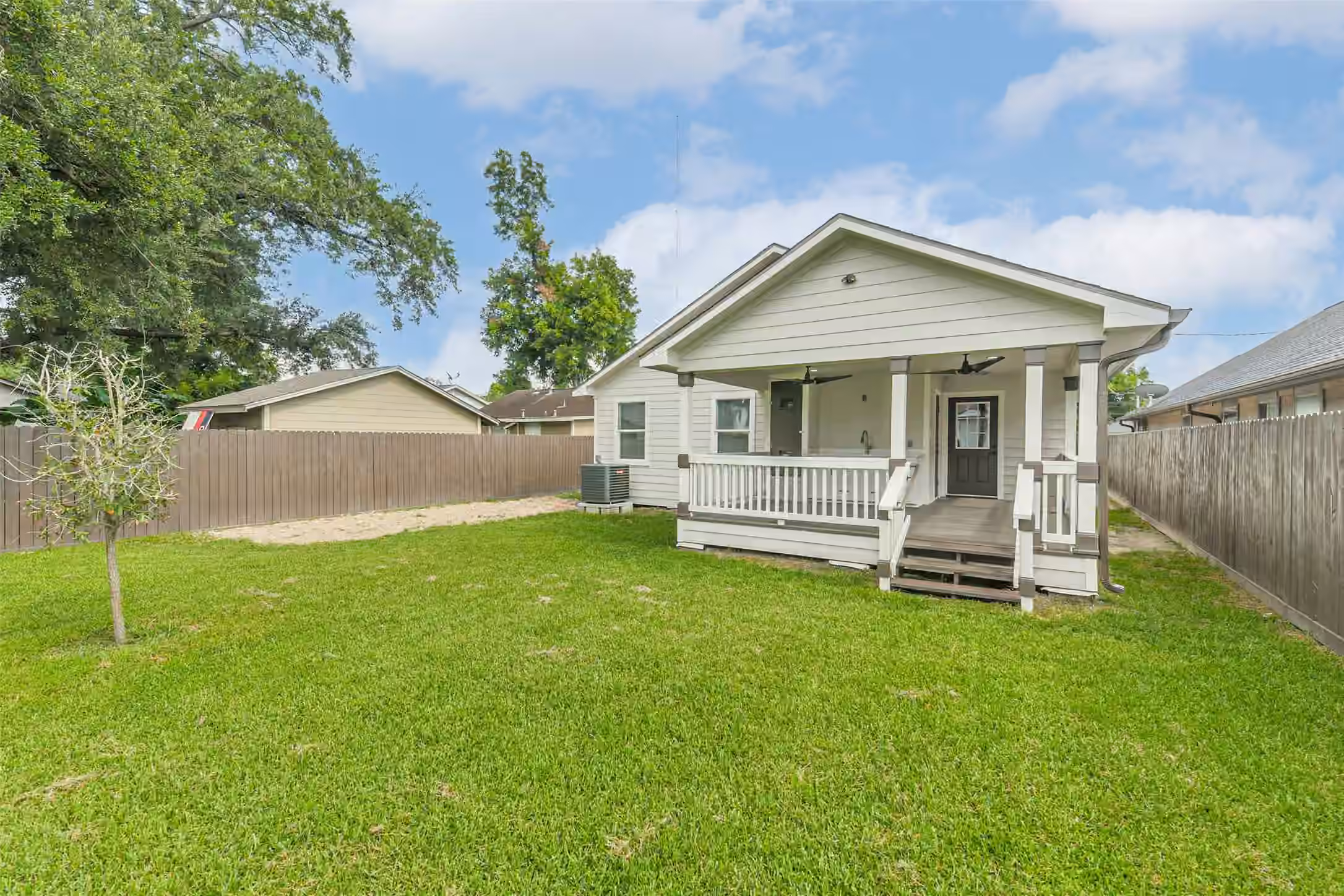 Photo 3 of 109 Neyland Street, Houston, TX