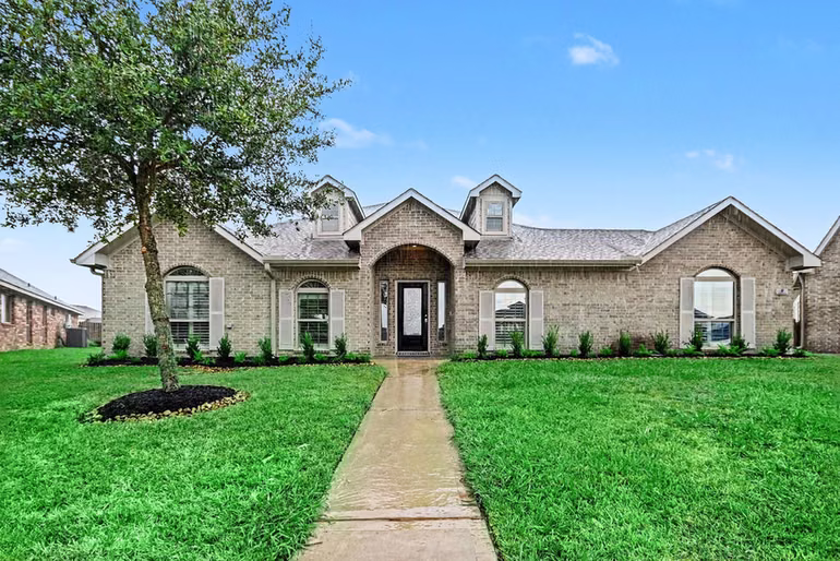 Photo 2 of 9 Cypress Point Court, Manvel, TX