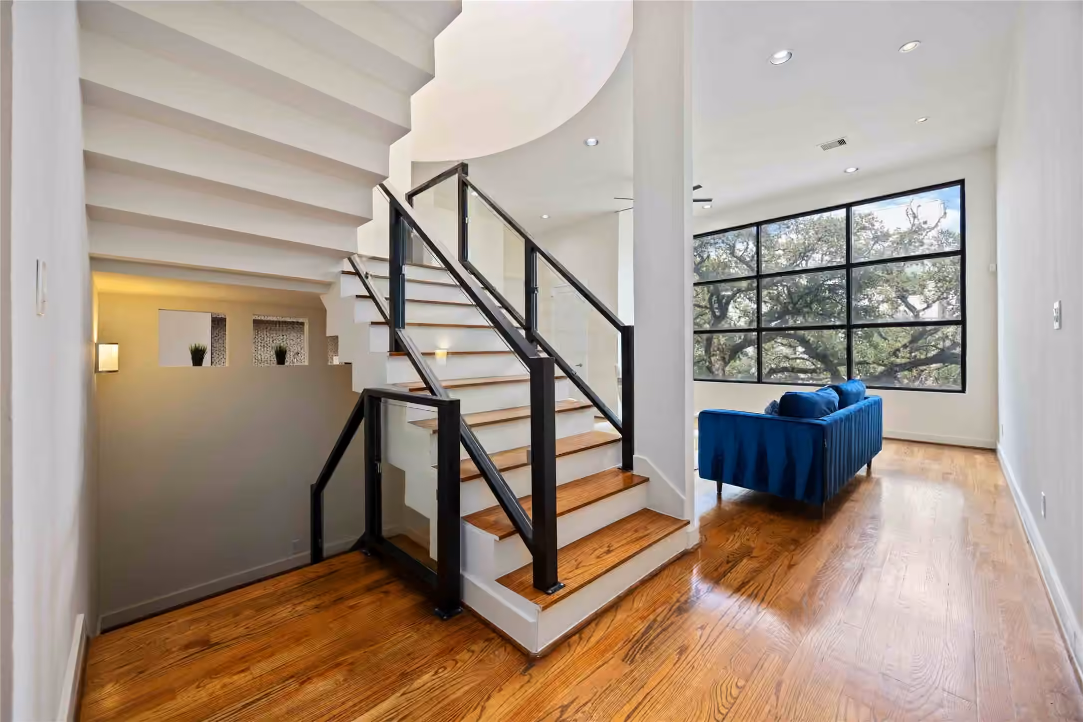 Photo 2 of 1730 Wentworth Street, Houston, TX