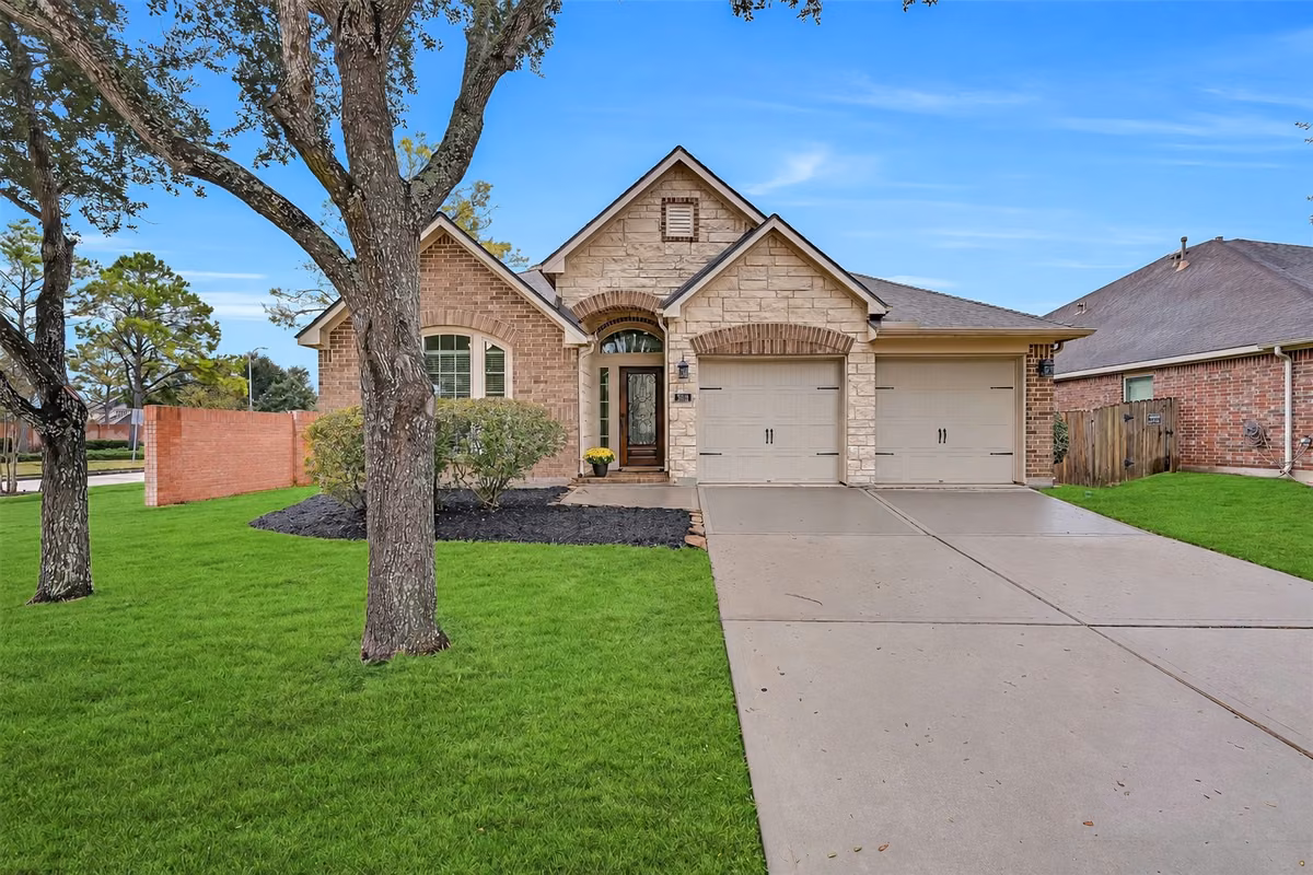 Photo of 2818 Silhouette Bay Drive, Pearland, TX 77584