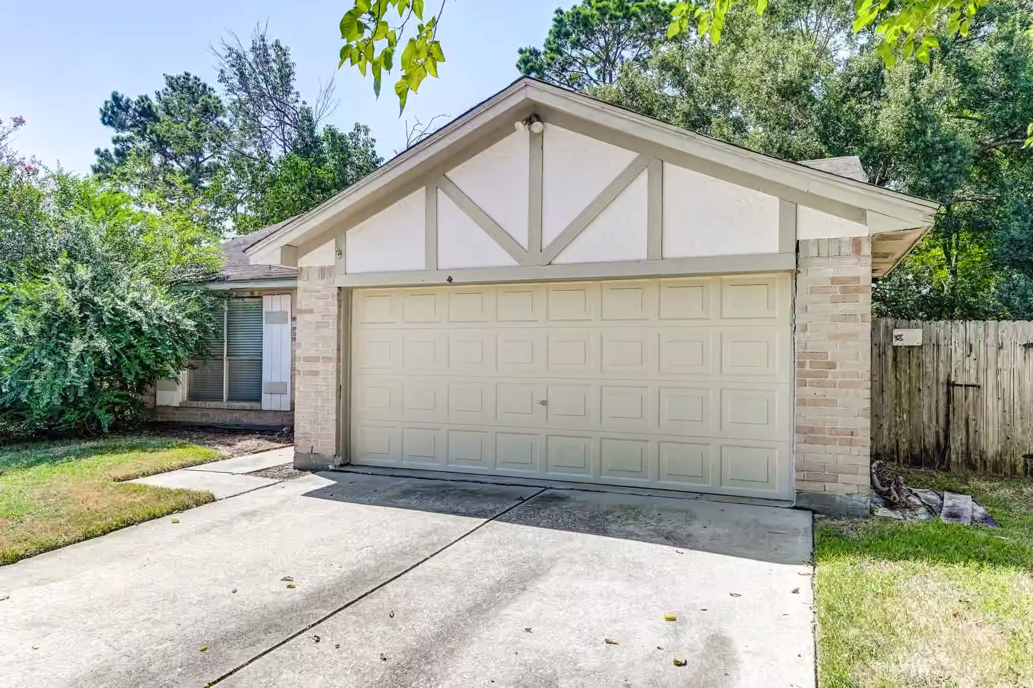 Photo 4 of 10015 Enchanted Stone Drive, Houston, TX