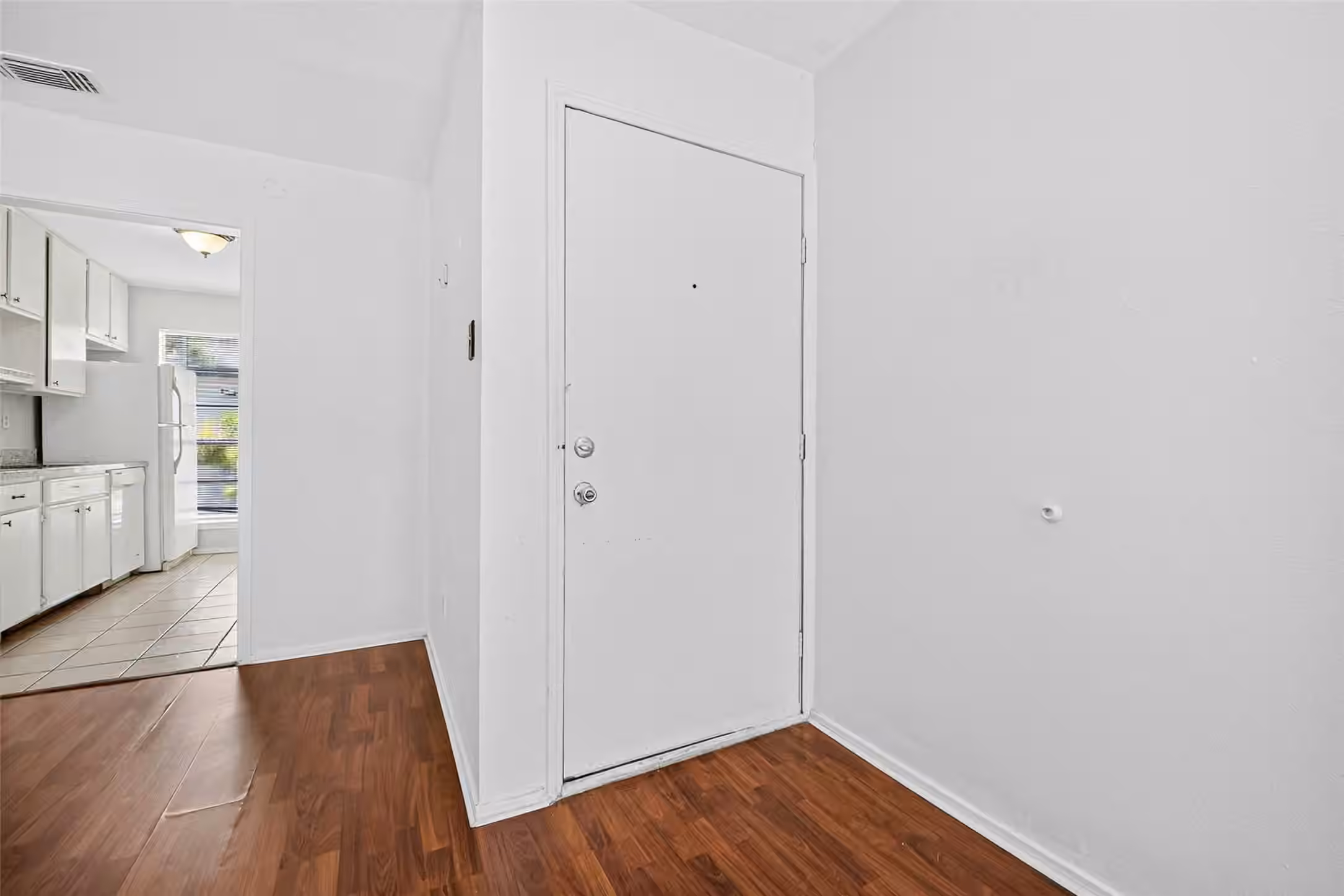 Photo 3 of 9707 Richmond Avenue 44, Houston, TX