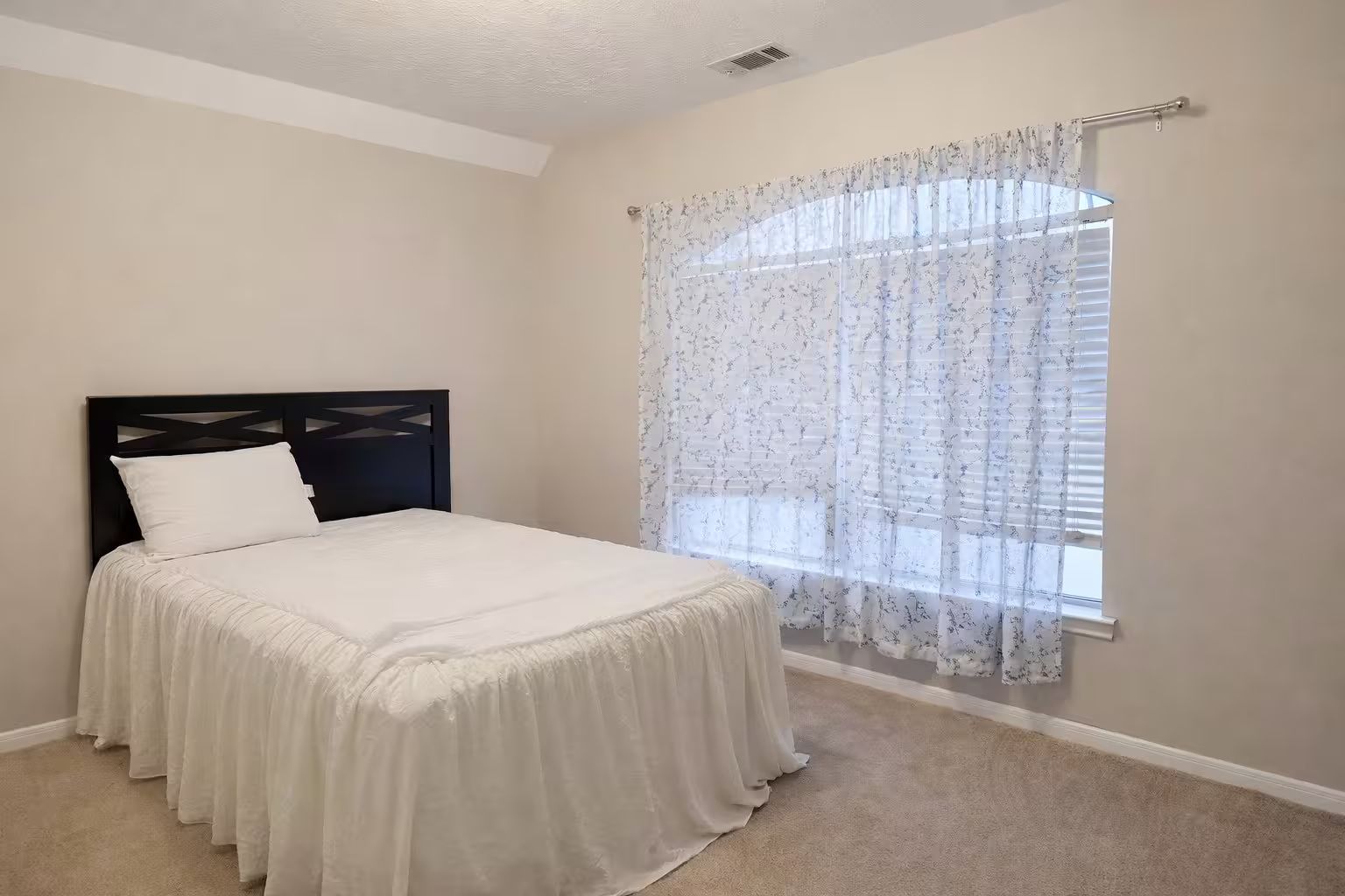 Photo 4 of 3009 Park Lane Drive, Baytown, TX