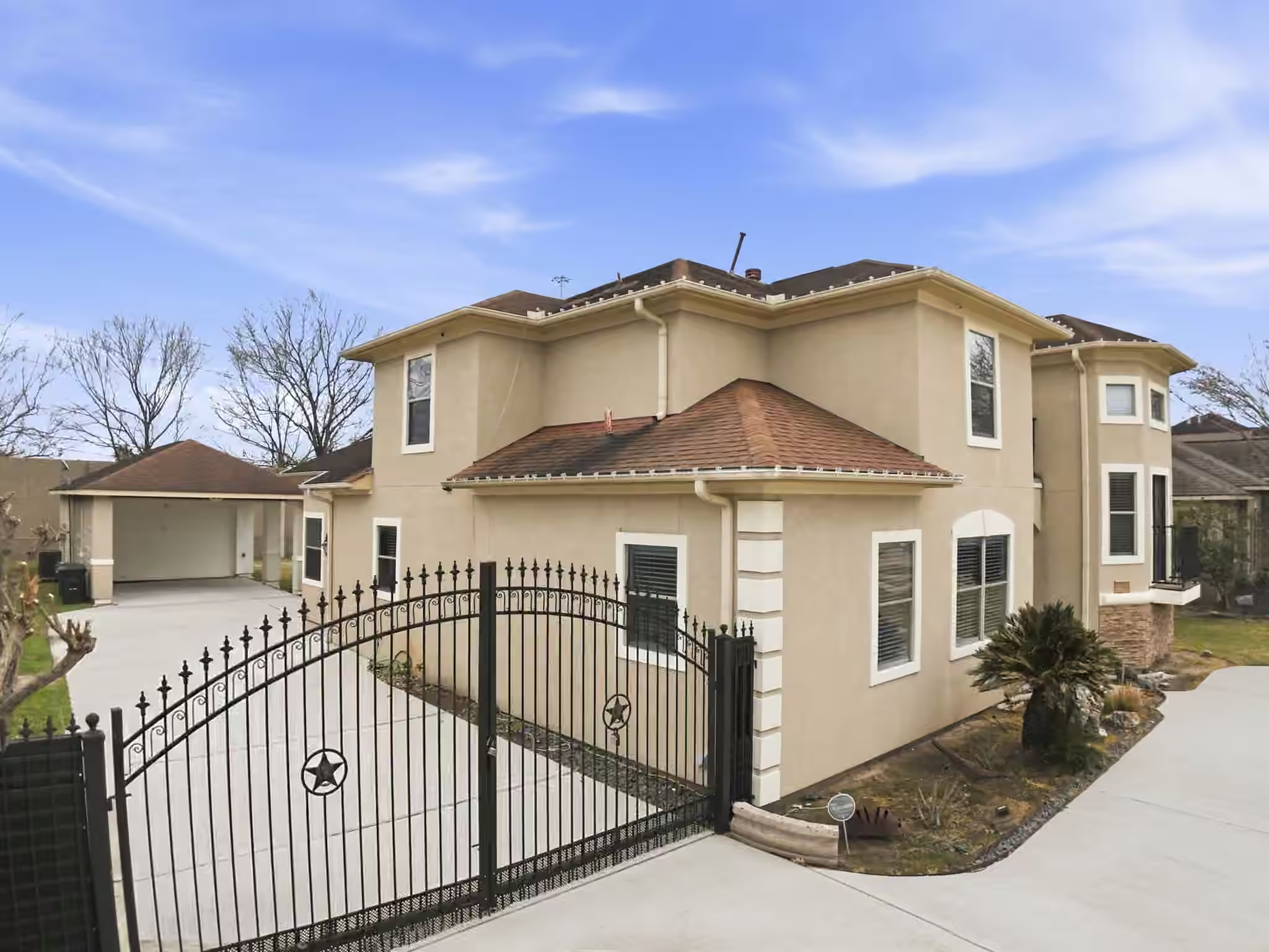 Photo 5 of 8606 Argentina St, Jersey Village, TX