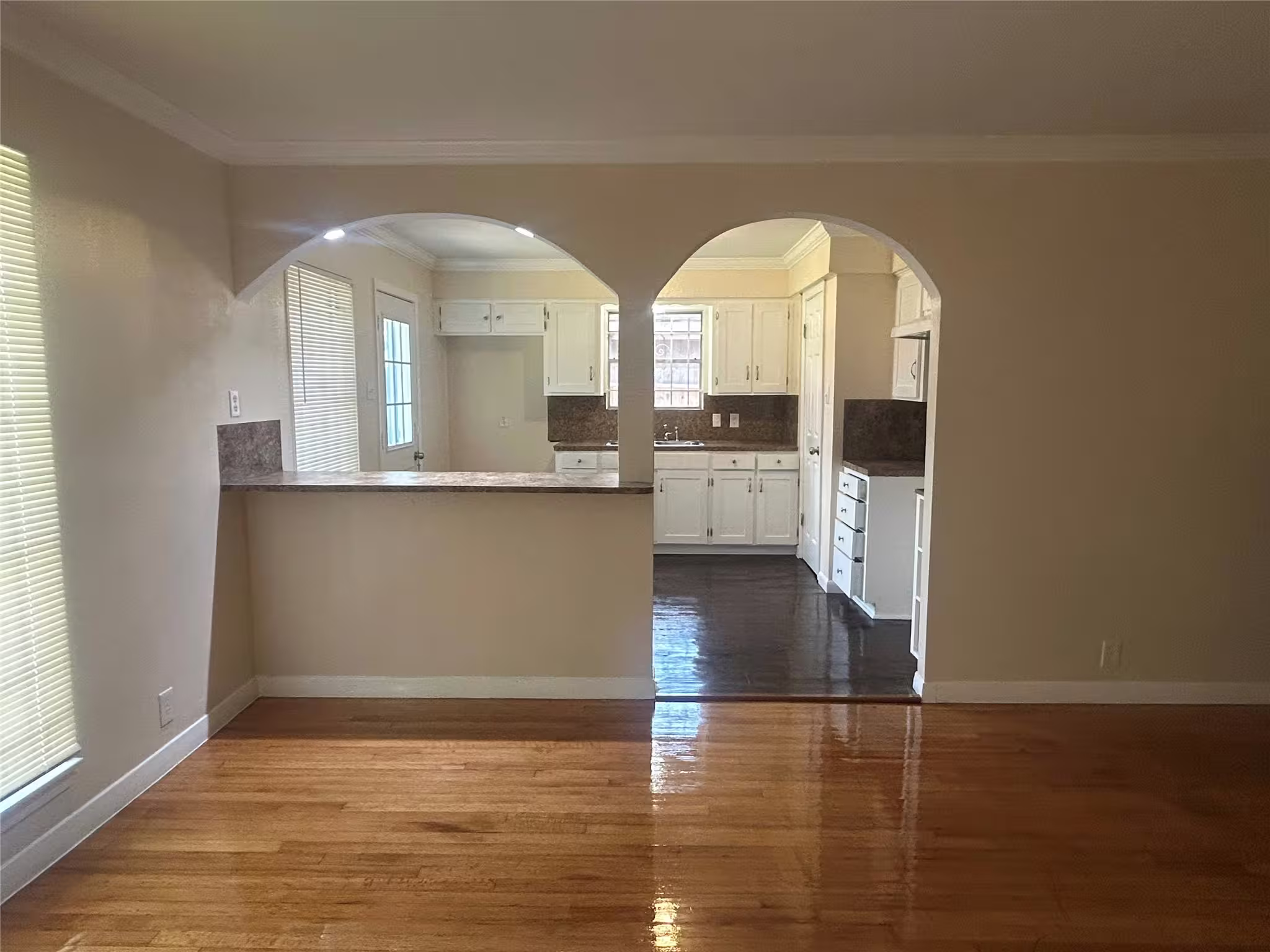 Photo 5 of 10211 Hinds Street, Houston, TX