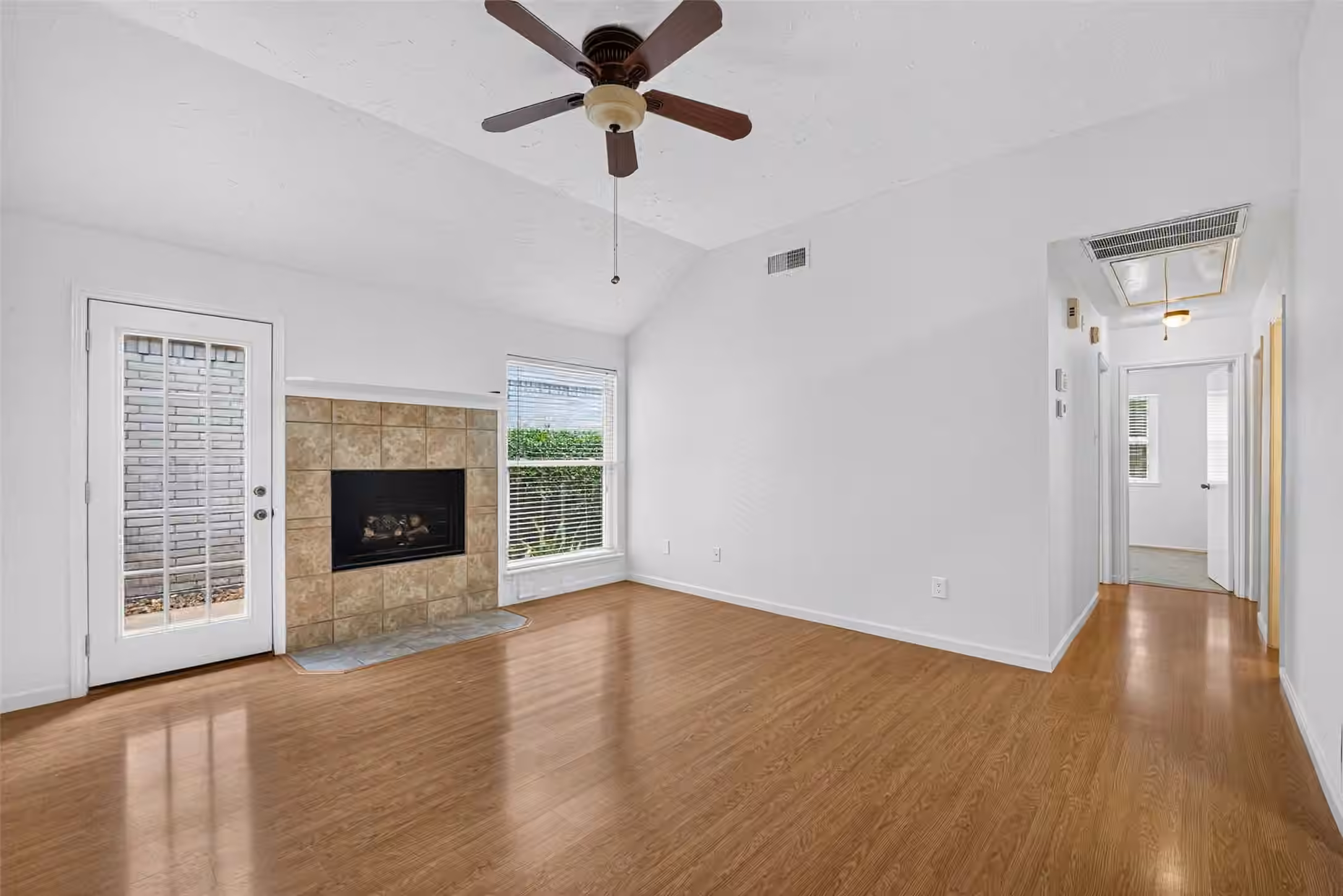 Photo 7 of 1220 Chelsea Lane, Pearland, TX