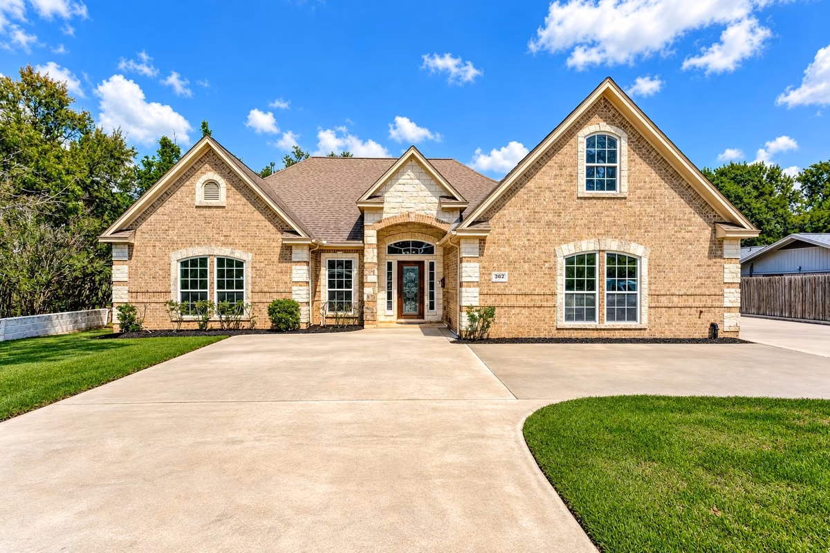 Photo of 362 Smith Street, Clute, TX 77531