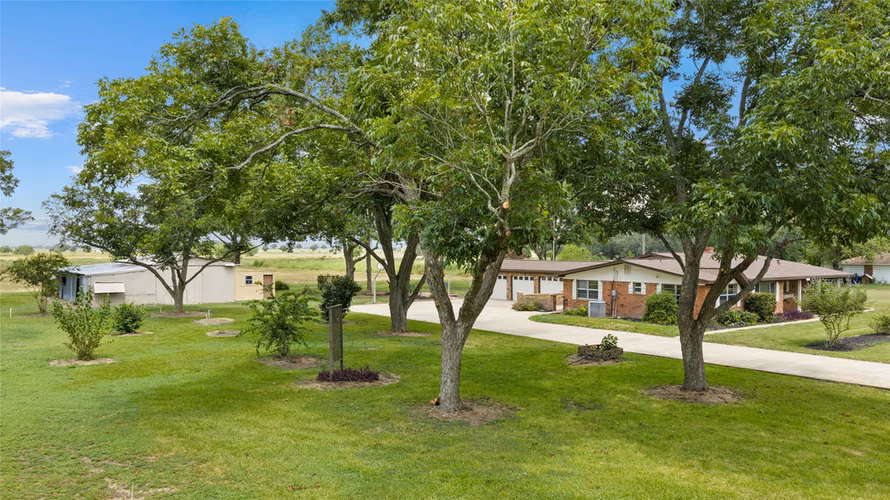 Photo 2 of 215 Lakeview Lane, El Campo, TX