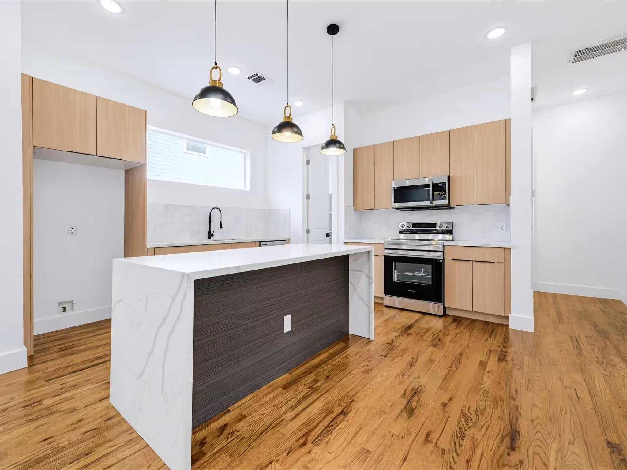 Photo 6 of 3405 Baer Street, Houston, TX