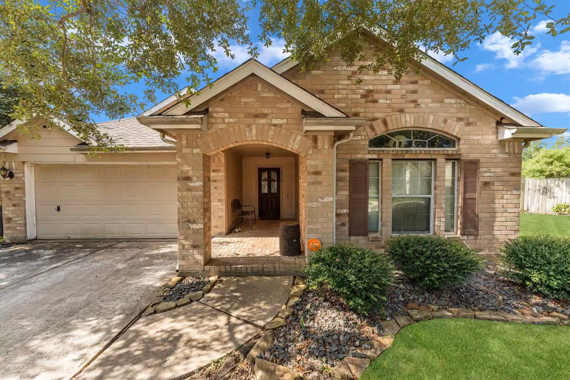 Photo 3 of 4208 Parry Drive, Pearland, TX