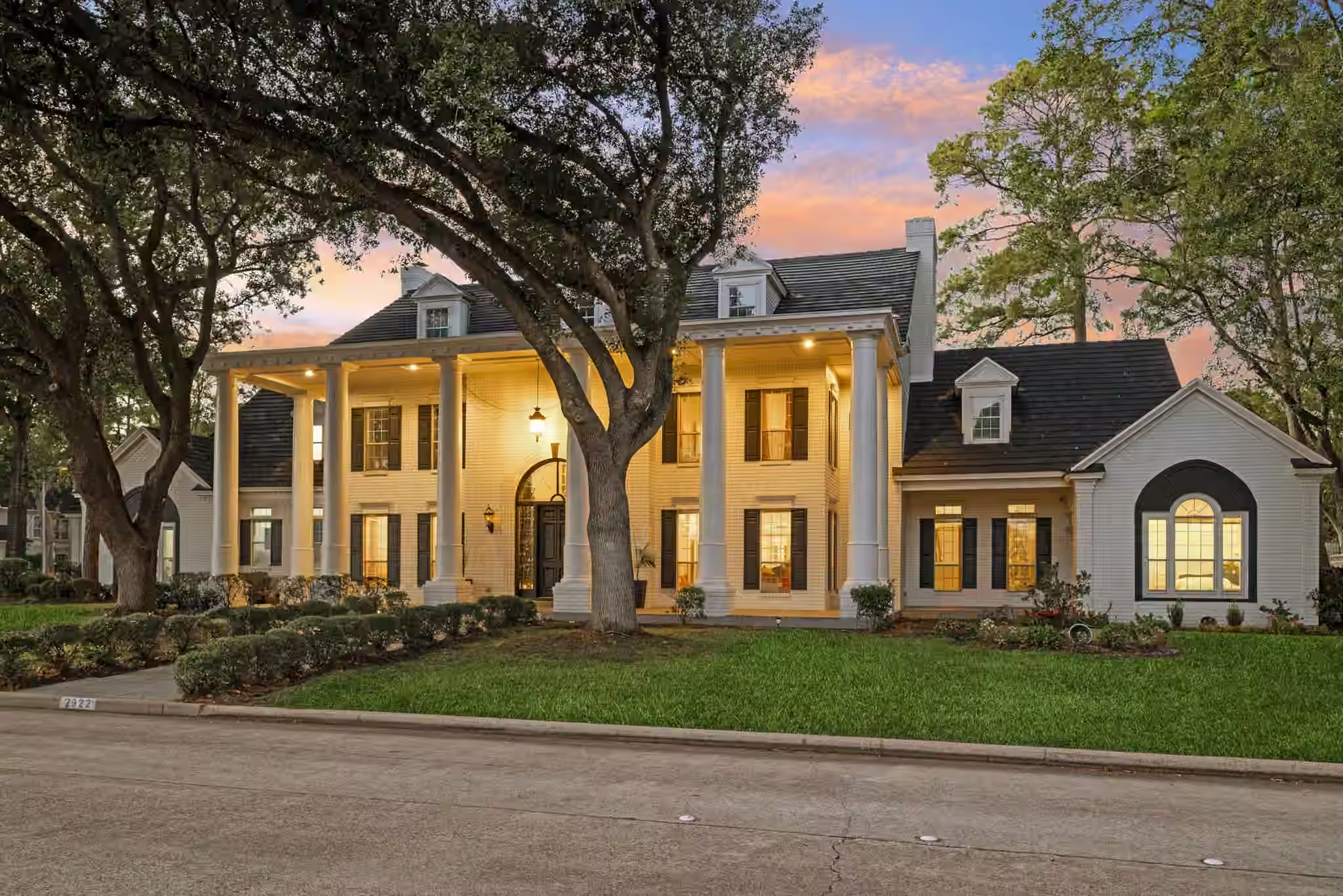 Photo 6 of 2922 Cedar Woods Place, Houston, TX