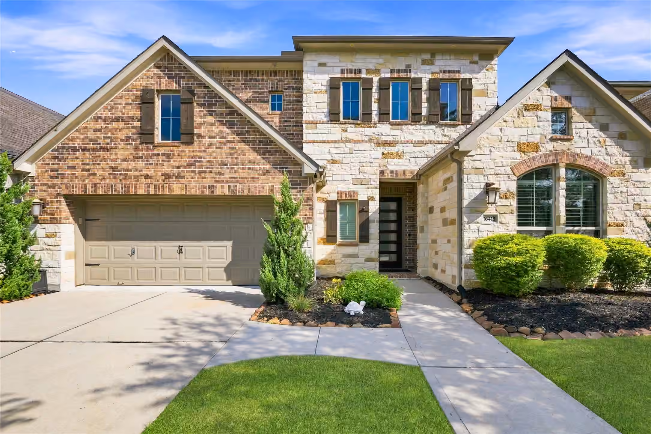 Photo of 16415 Whiteoak Canyon Drive, Humble, TX