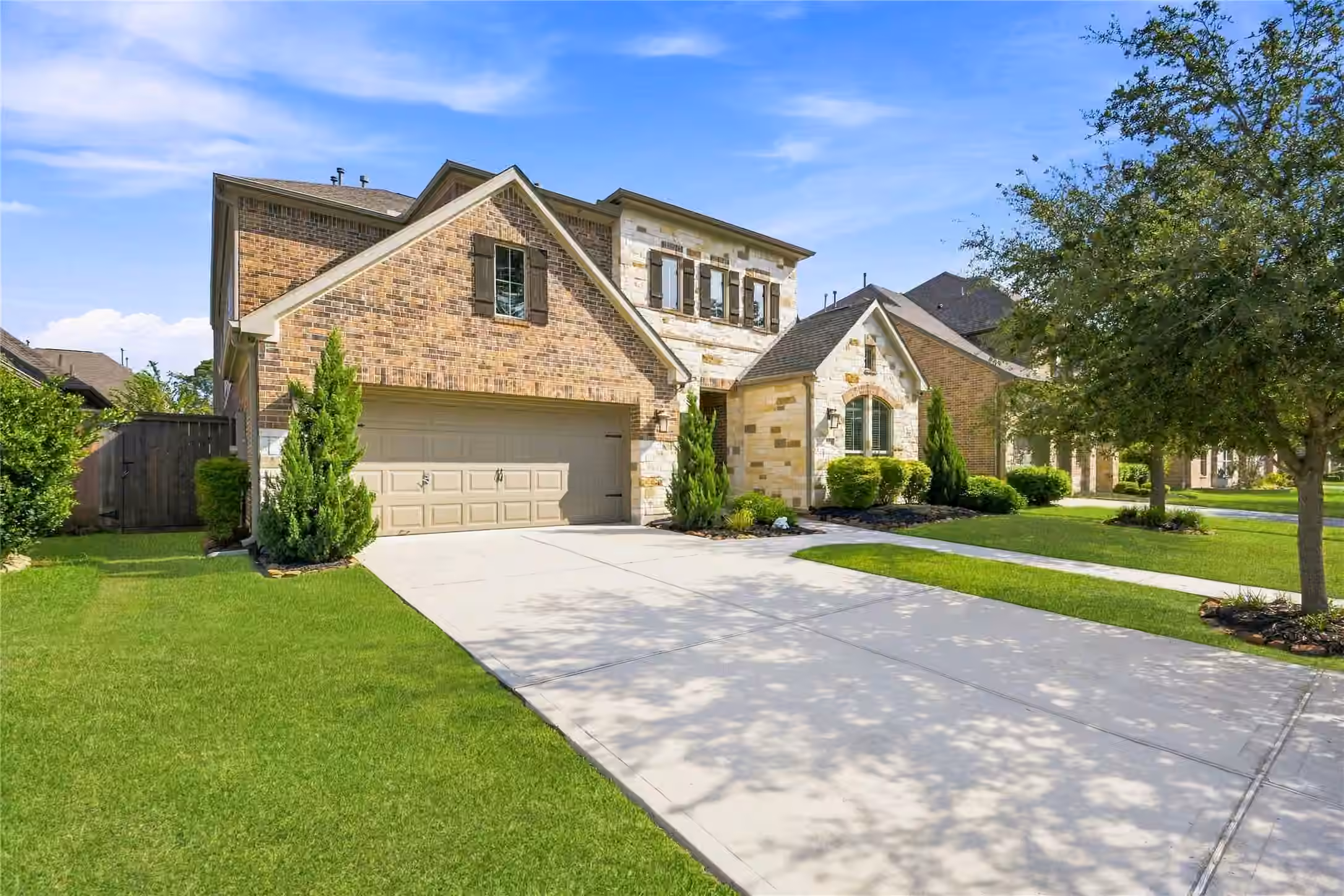 Photo 2 of 16415 Whiteoak Canyon Drive, Humble, TX