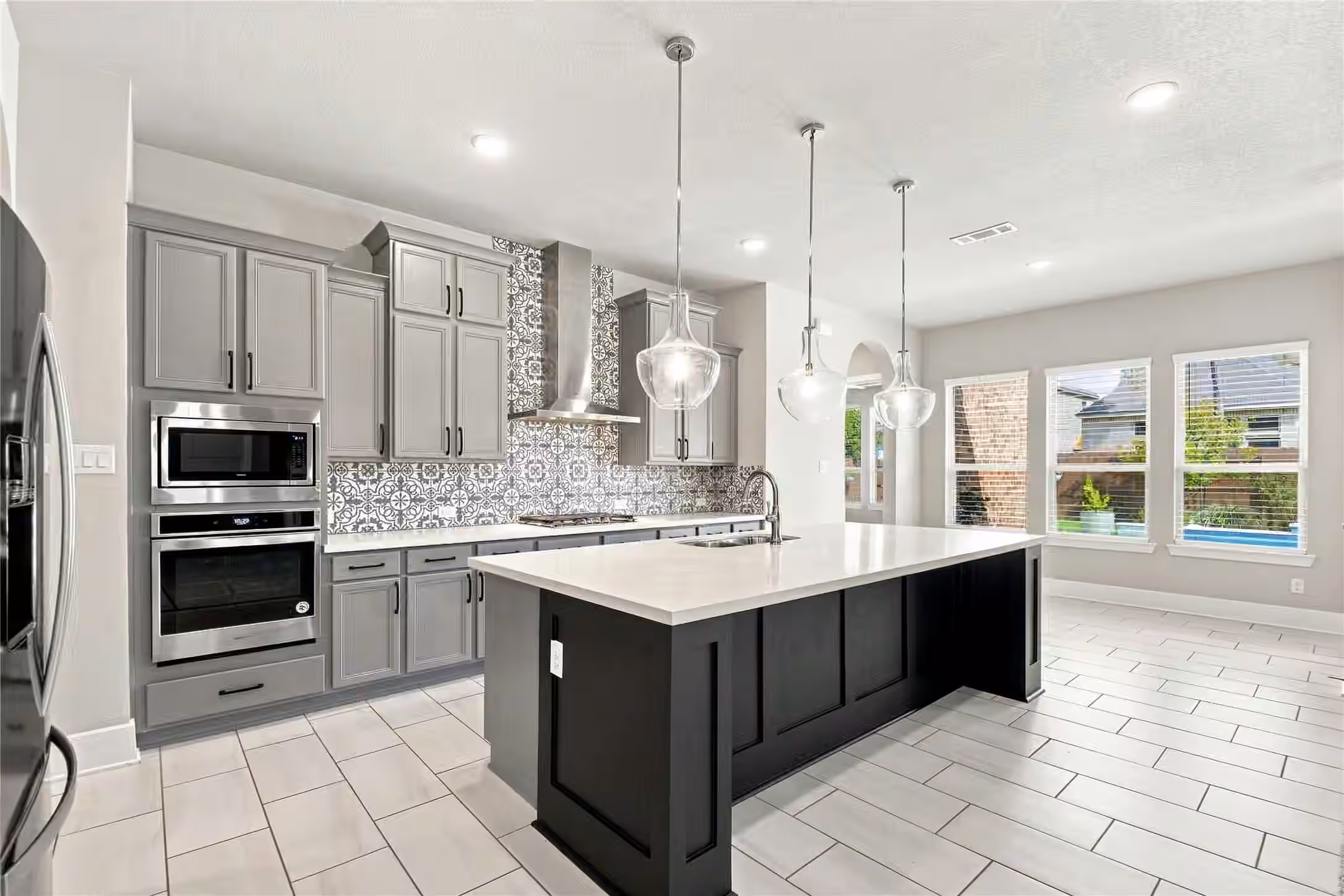 Photo 6 of 16415 Whiteoak Canyon Drive, Humble, TX