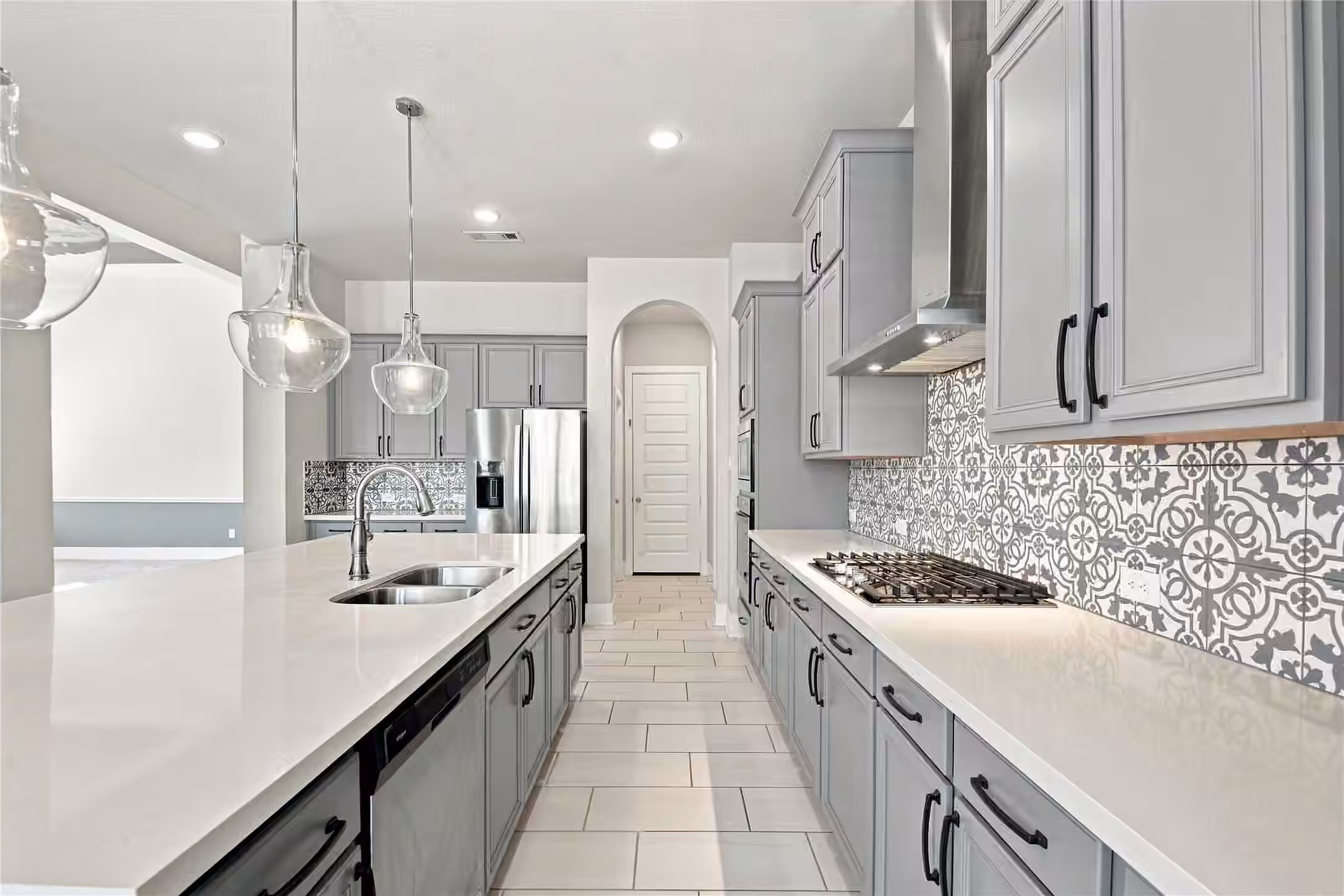Photo 7 of 16415 Whiteoak Canyon Drive, Humble, TX