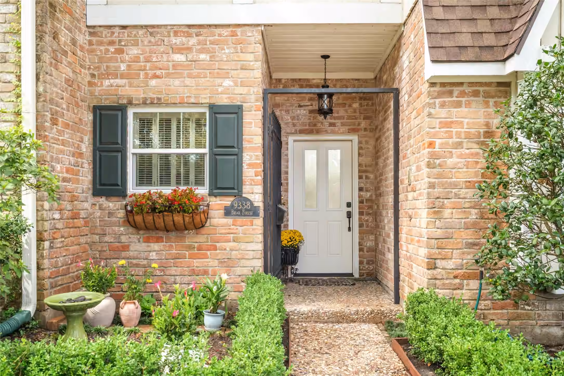 Photo 2 of 9338 Briar Forest Drive, Houston, TX