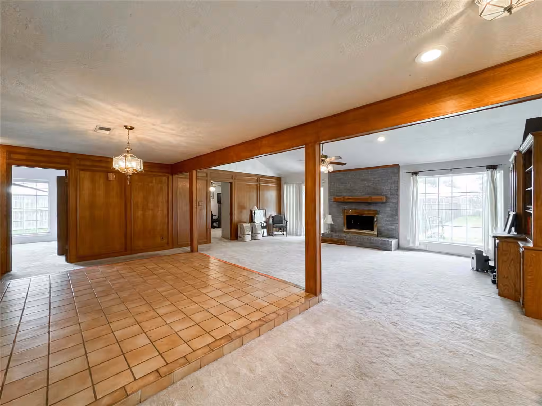 Photo 6 of 2109 E Linwood Oaks Street, Pearland, TX