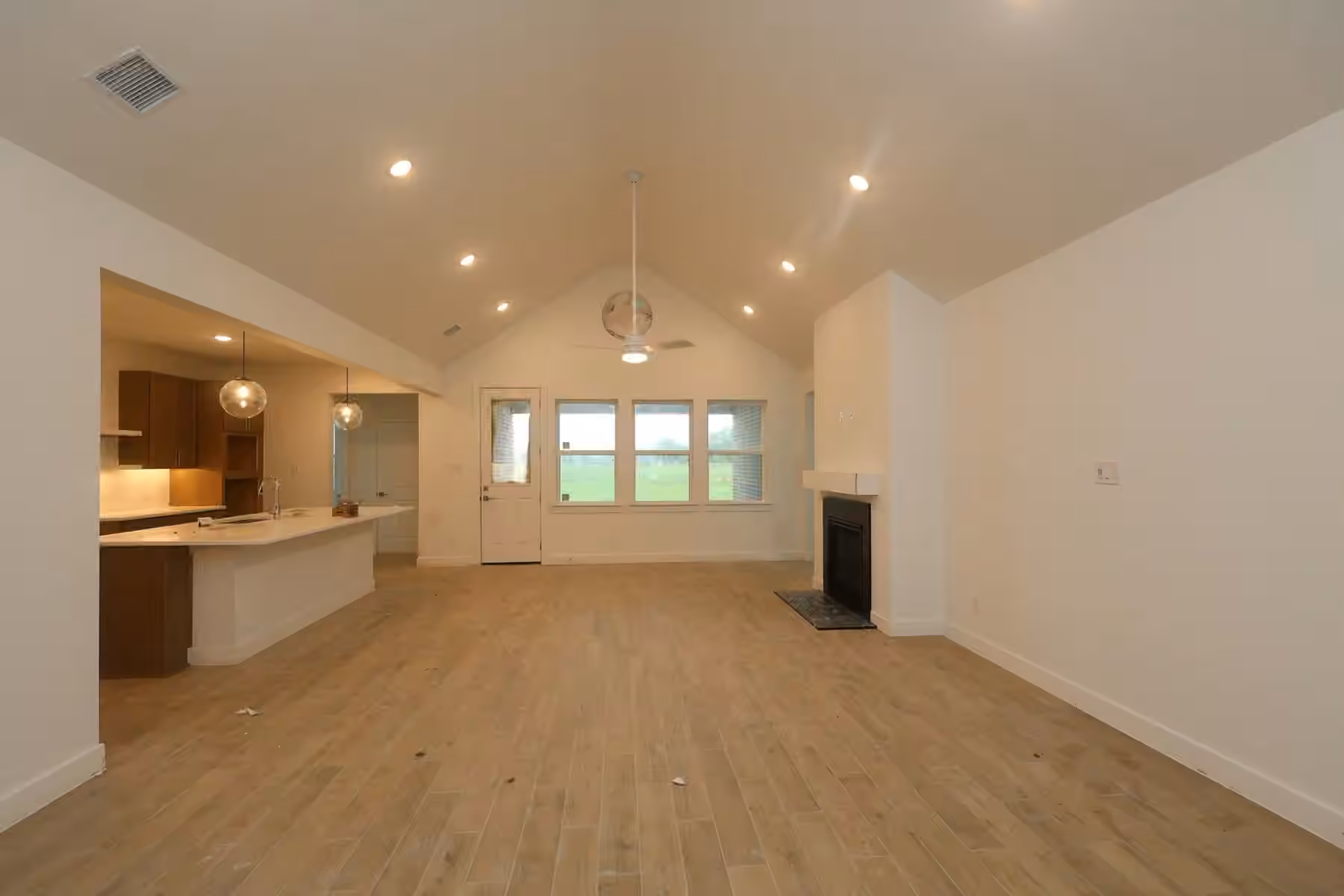 Photo 5 of 18623 Eastwood Ridge Court, Crosby, TX