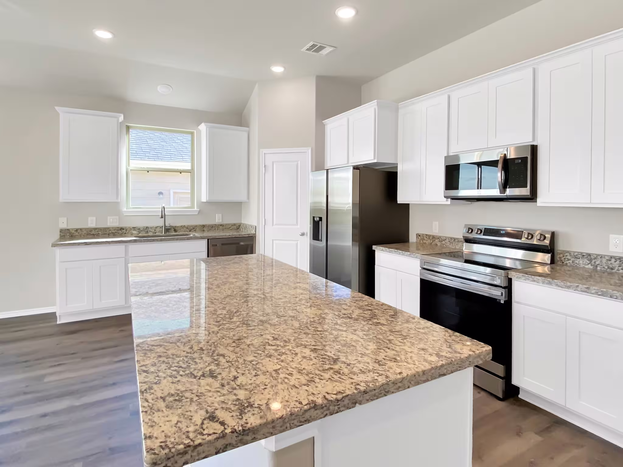 Photo 7 of 13063 Clear View Drive, Willis, TX