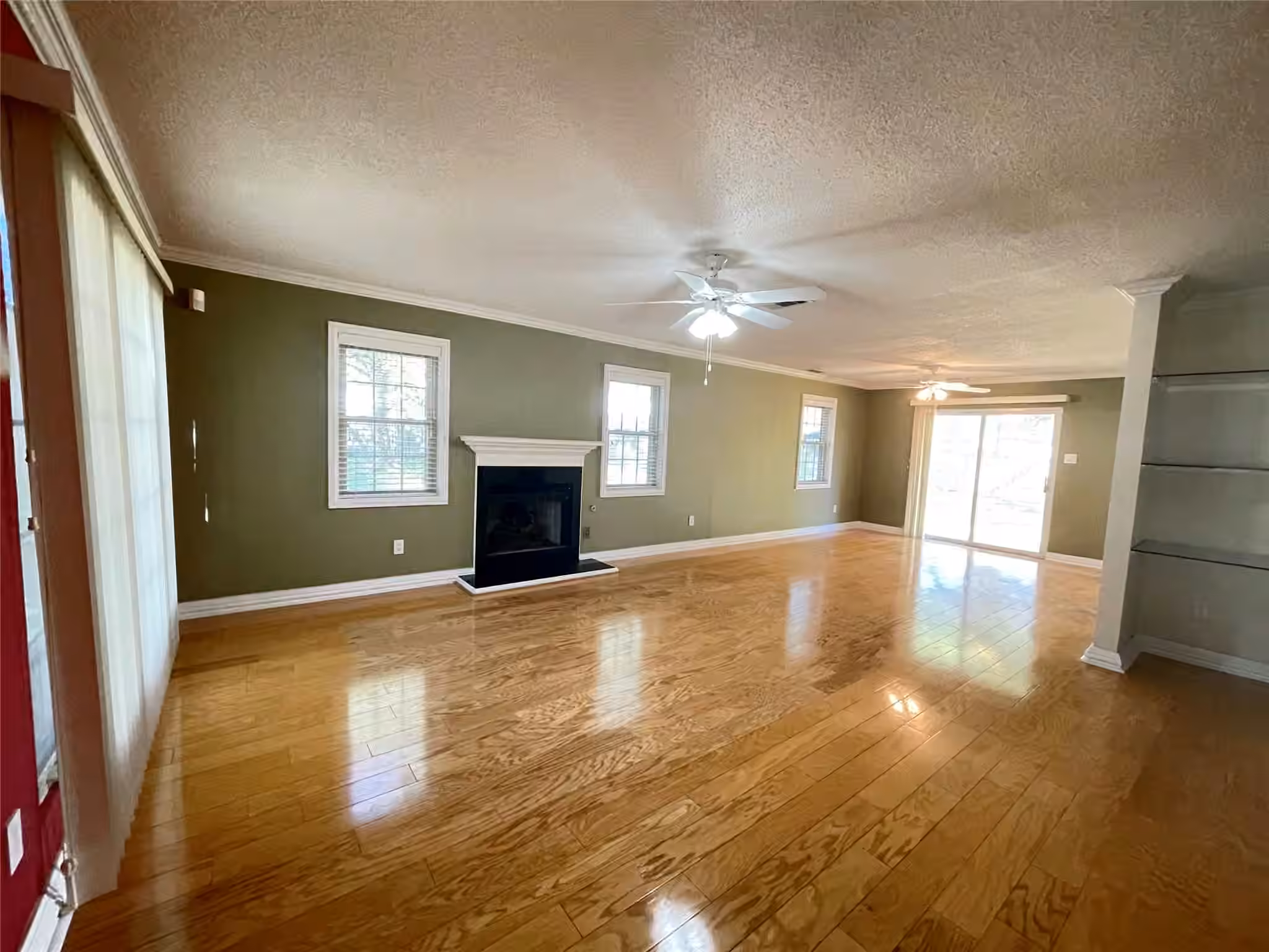 Photo 7 of 2232 Hoskins Drive, Houston, TX