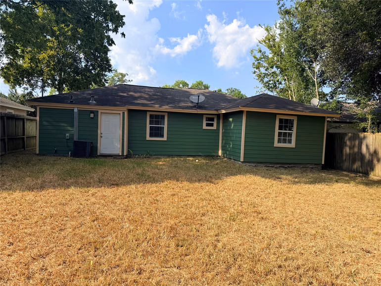Photo 3 of 3030 Friar Point Road, Houston, TX