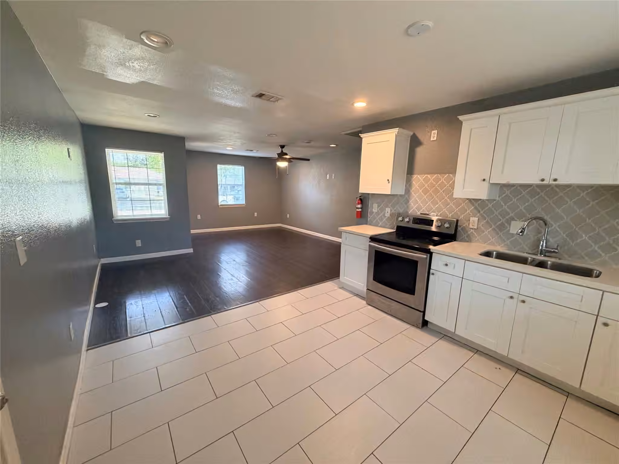 Photo 5 of 3030 Friar Point Road, Houston, TX