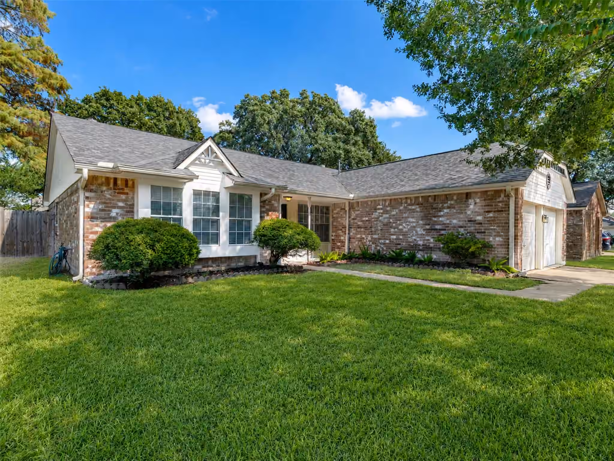Photo 2 of 3206 Lindenfield Drive, Katy, TX